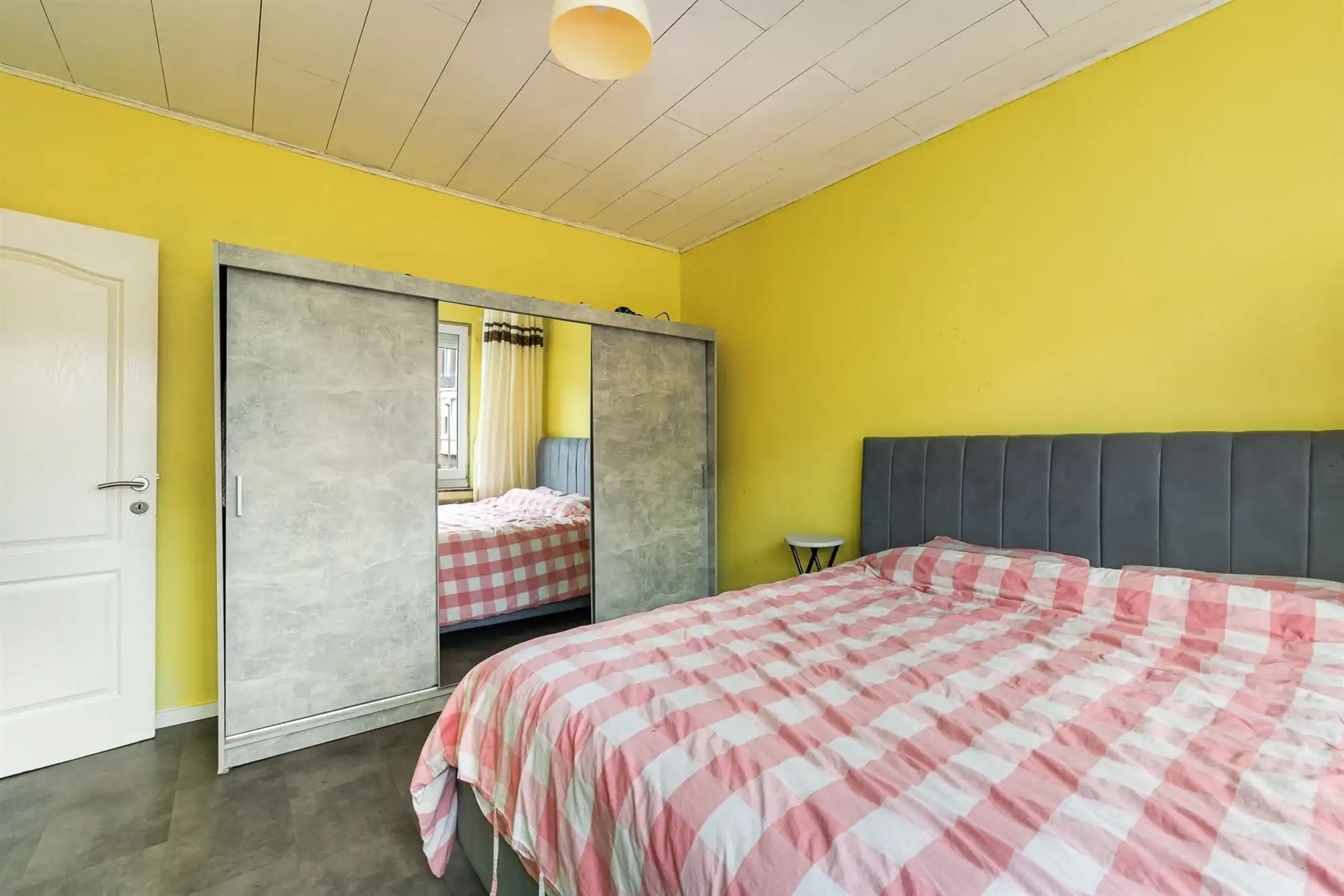 Huis met drie slaapkamers en leuke stadstuin.  foto 13