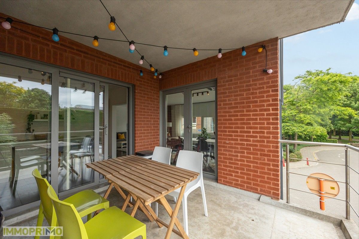 Ruim appartement met 3 slaapkamers en terras van 12 m2. foto 13