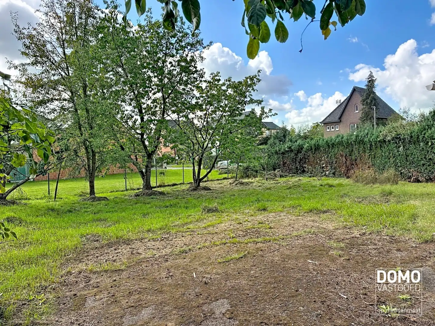 Karaktervolle voormalige pastorie met ruime tuin in Tuilt (Kuringen) foto 6