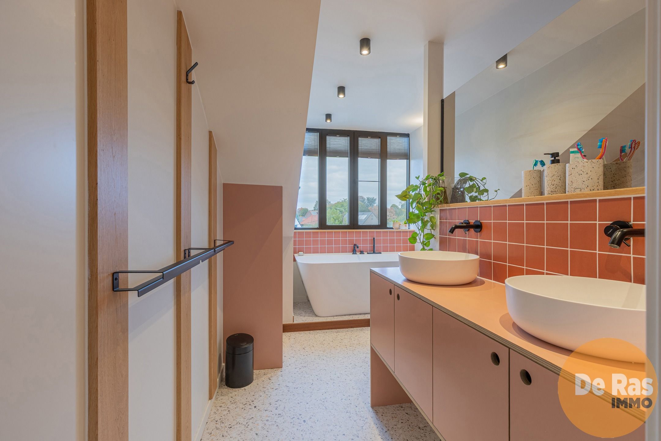 LEDE - Instapklare, centraal gelegen woning met 3 slpk foto 22