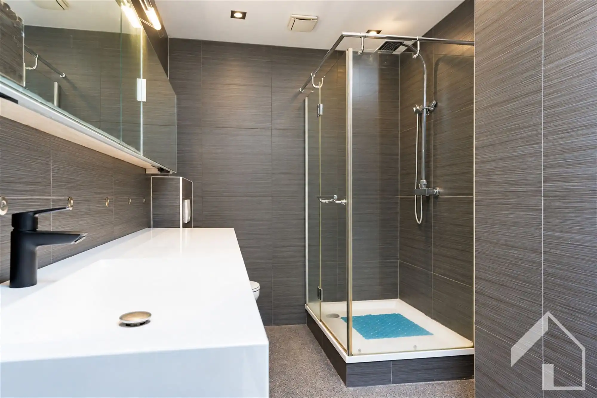 Gezellige woning met 2 slaapkamers en een ruime tuin foto 7