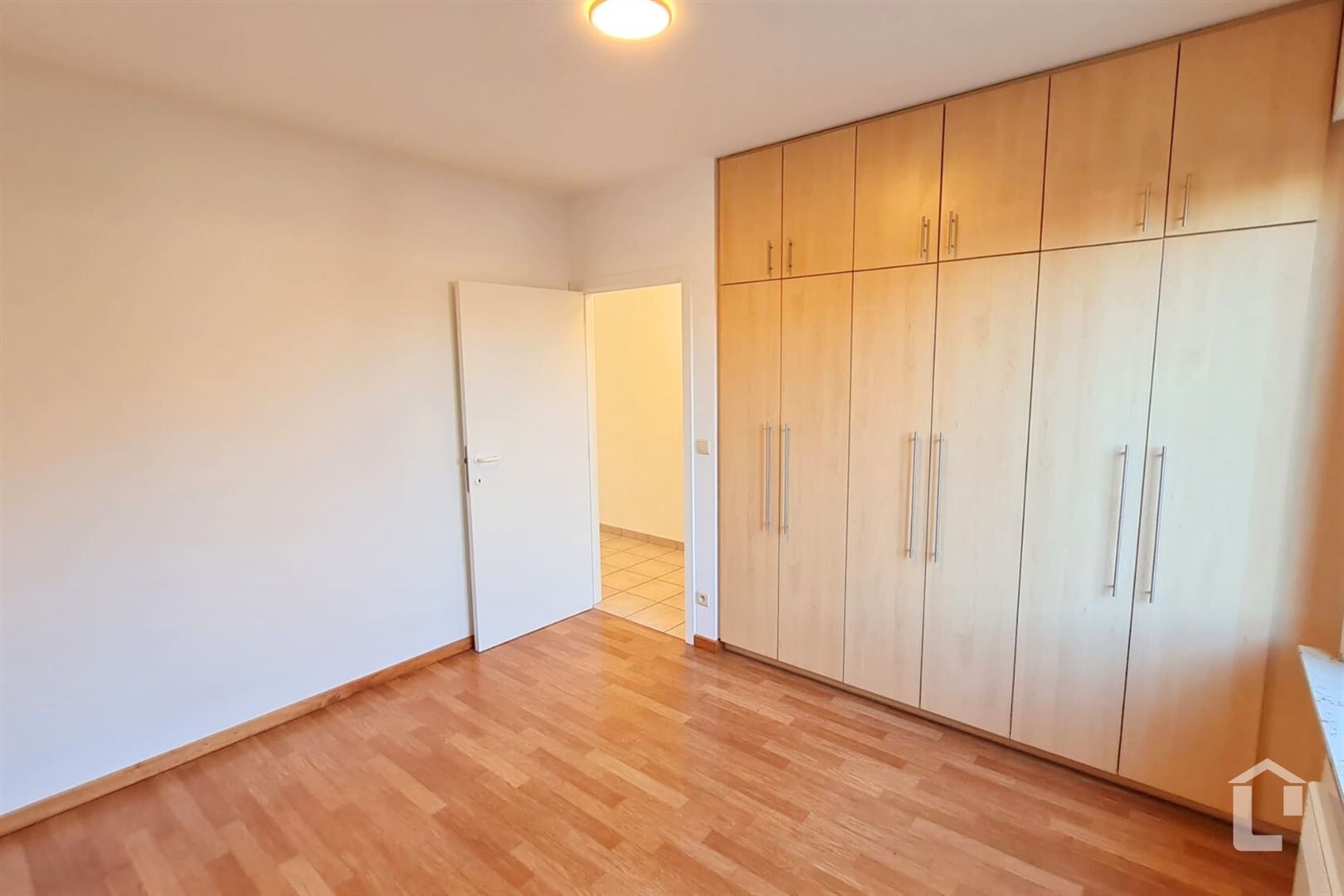 Centraal gelegen appartement met 2 slaapkamers foto 4