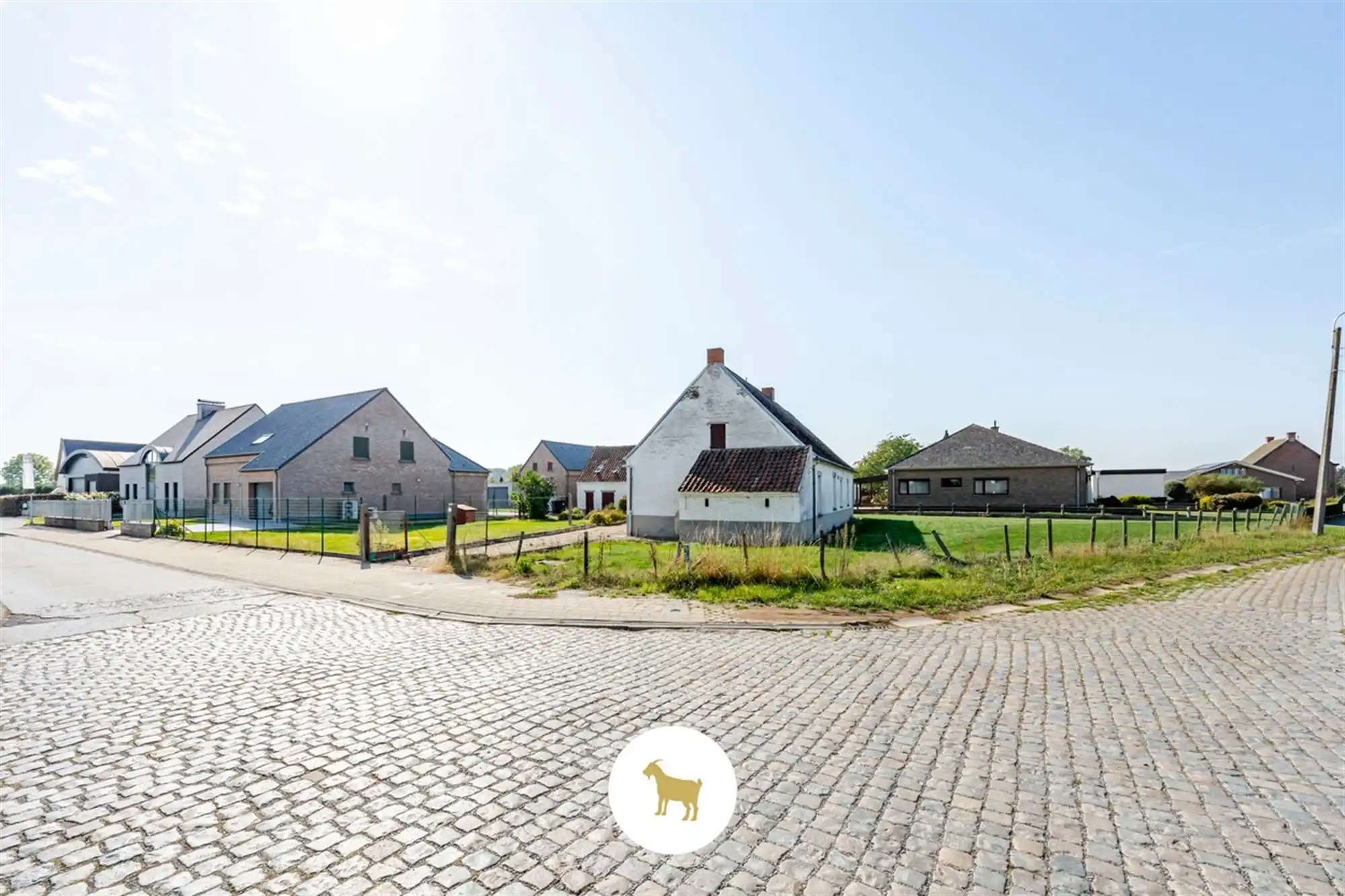 Mooi zuidelijk georiënteerd BOUWPERCEEL (ca. 618m²) voor OPEN BEBOUWING, landelijk gelegen én uitstekend bereikbaar foto 6