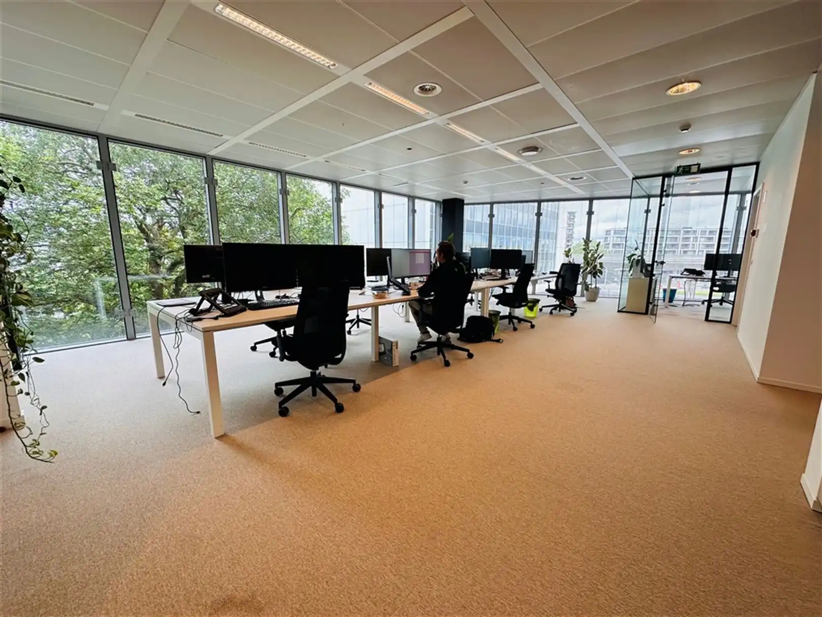Kantoren aan het op- en afrittencomplex Gent-Zuid vanaf 437m² tot 2.136 m² foto 9
