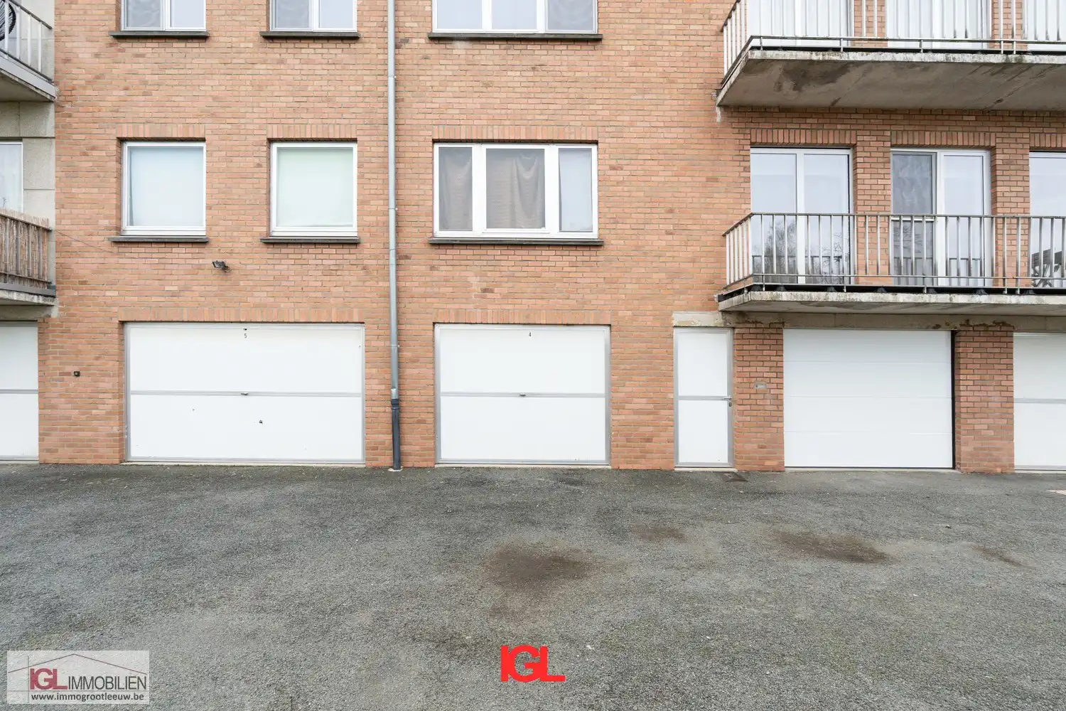 Ruim en licht appartement met 3 slaapkamers, groot terras en garage nabij centrum Sint-Pieters-Leeuw foto 20