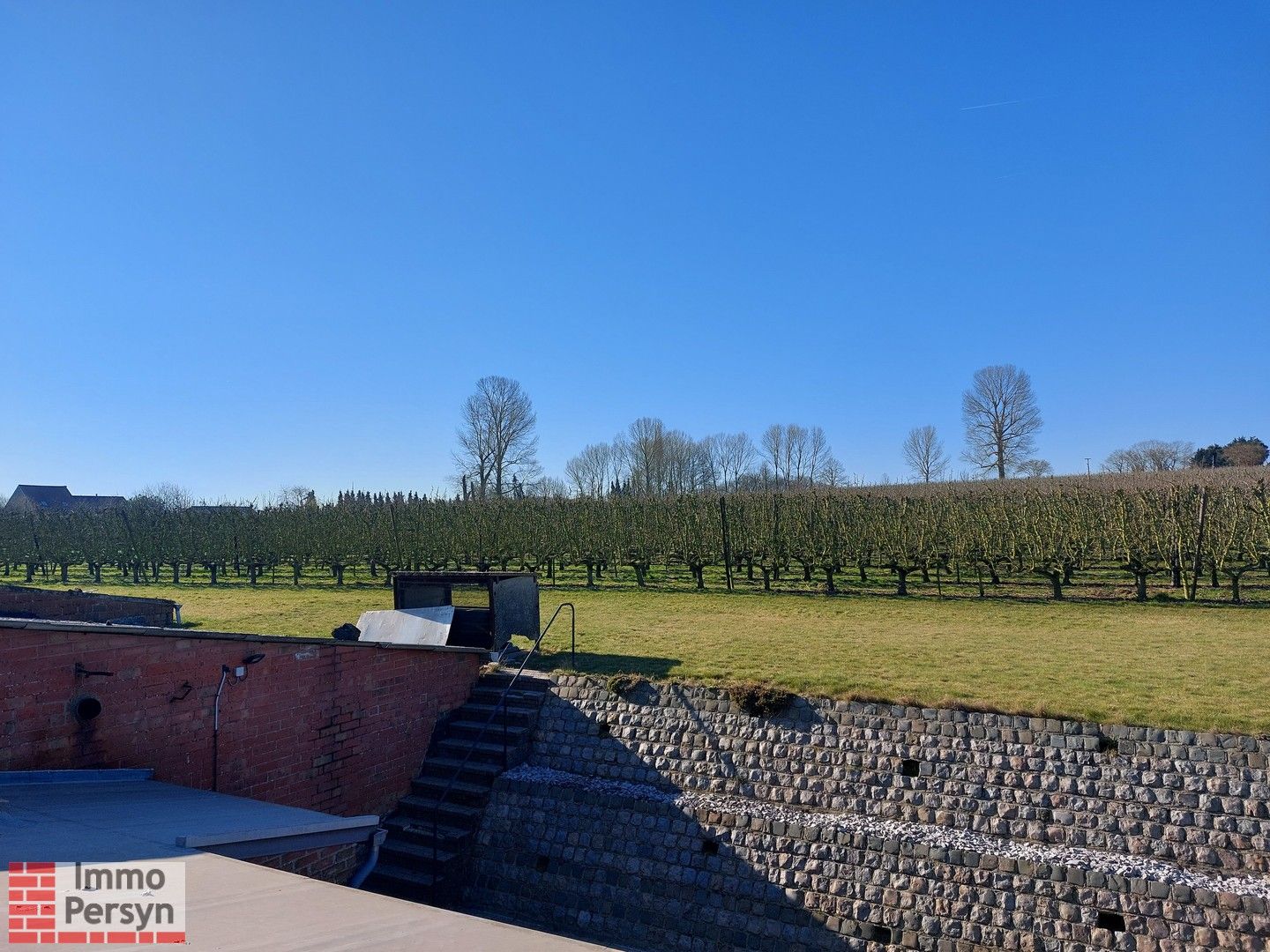 Rustig gelegen woning met loods foto 21