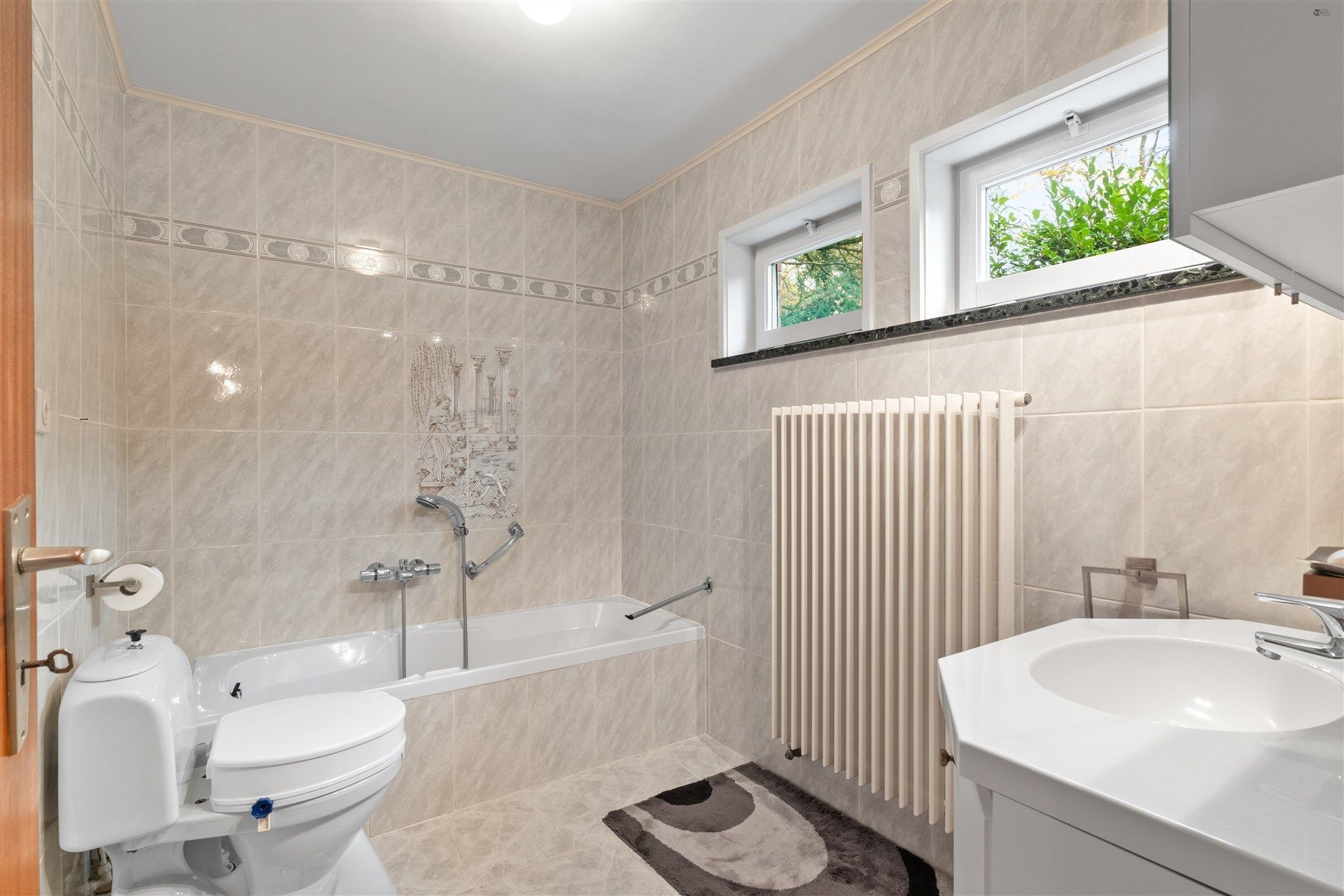 Open bebouwing in groene omgeving foto 14