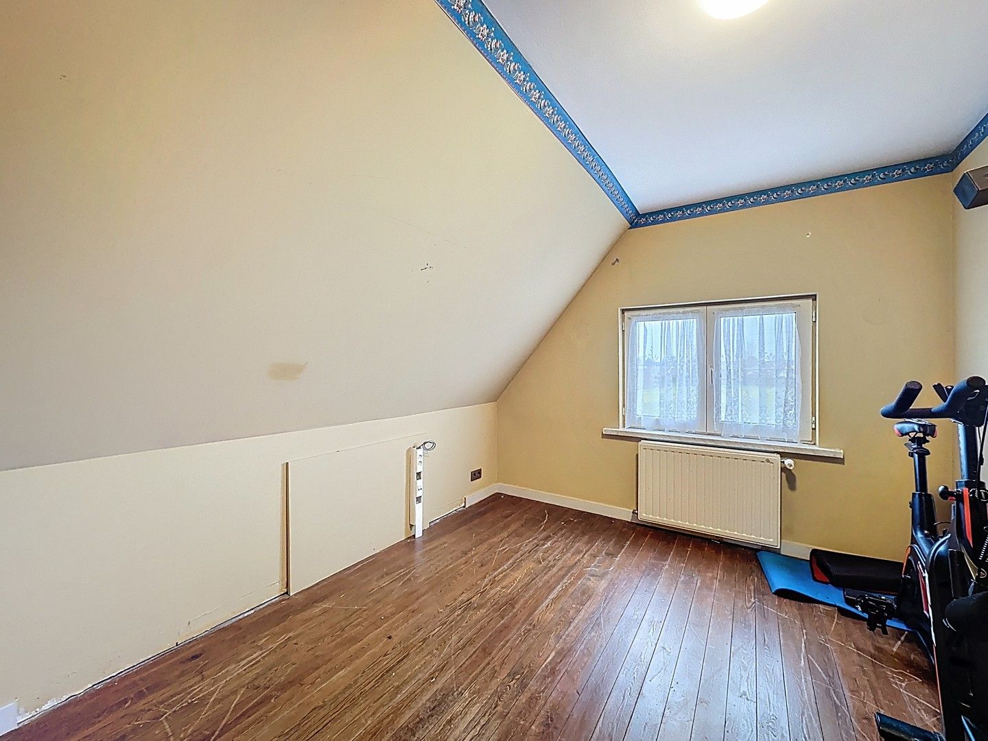 Gerenoveerde woning met grote tuin. foto 8