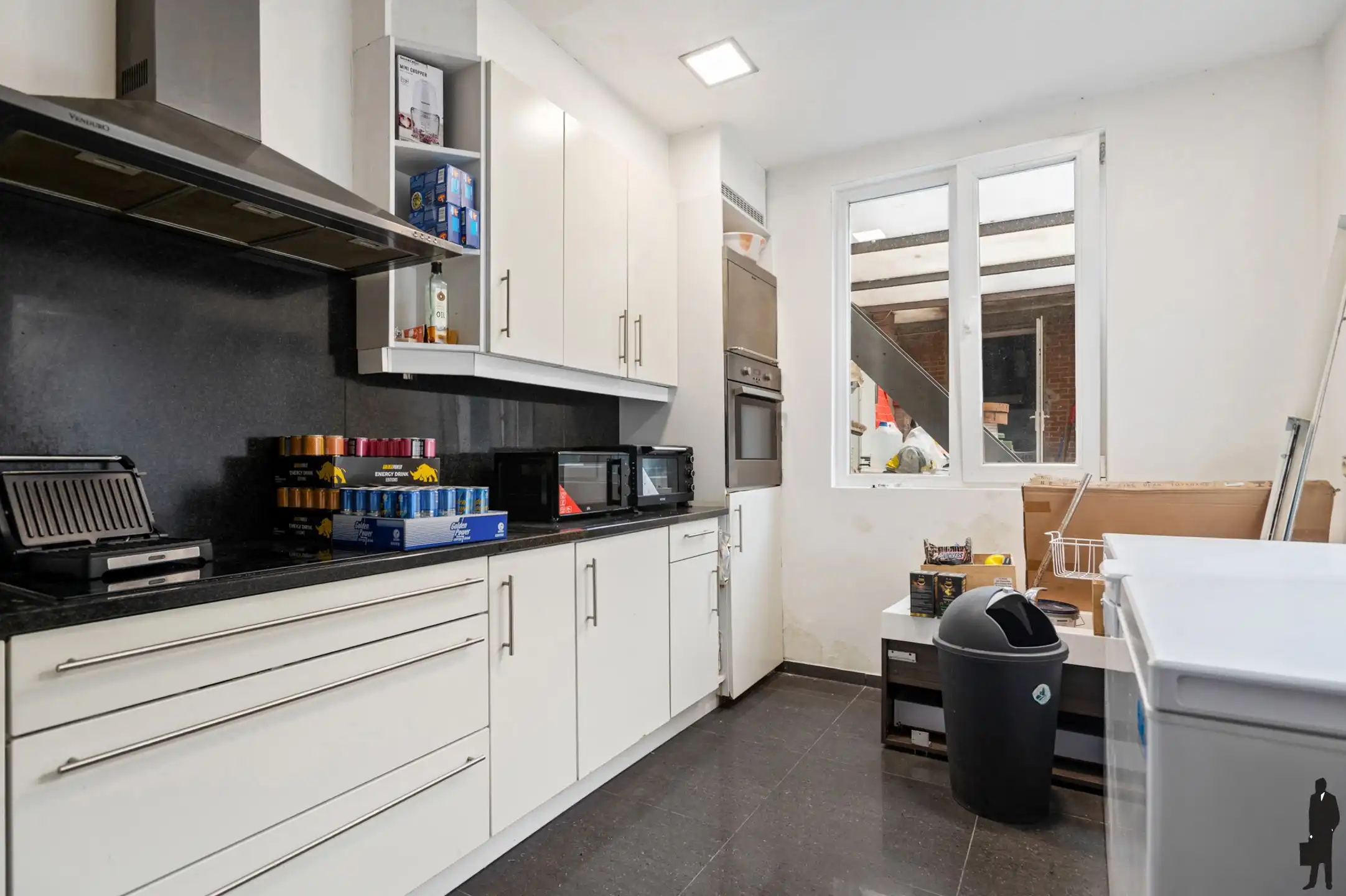 Verhuurd handelsgelijkvloers + magazijn! foto 6