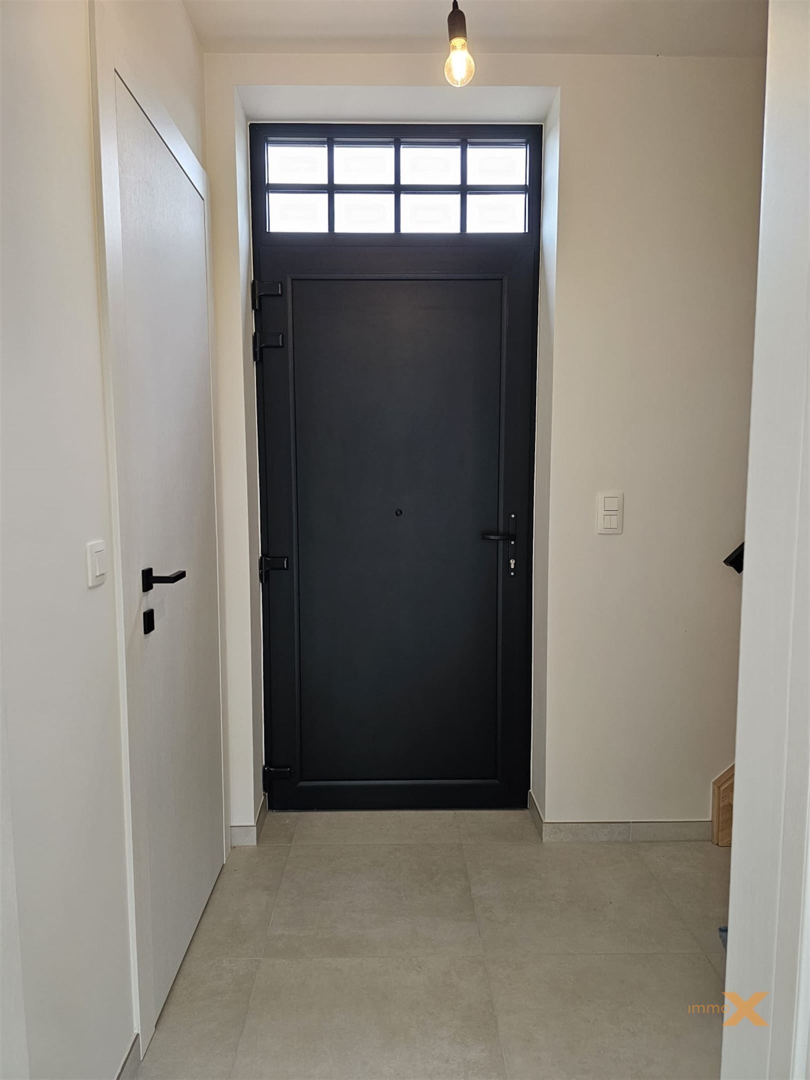PRACHTIG AFGEWERKTE NIEUWBOUWWONING foto 4