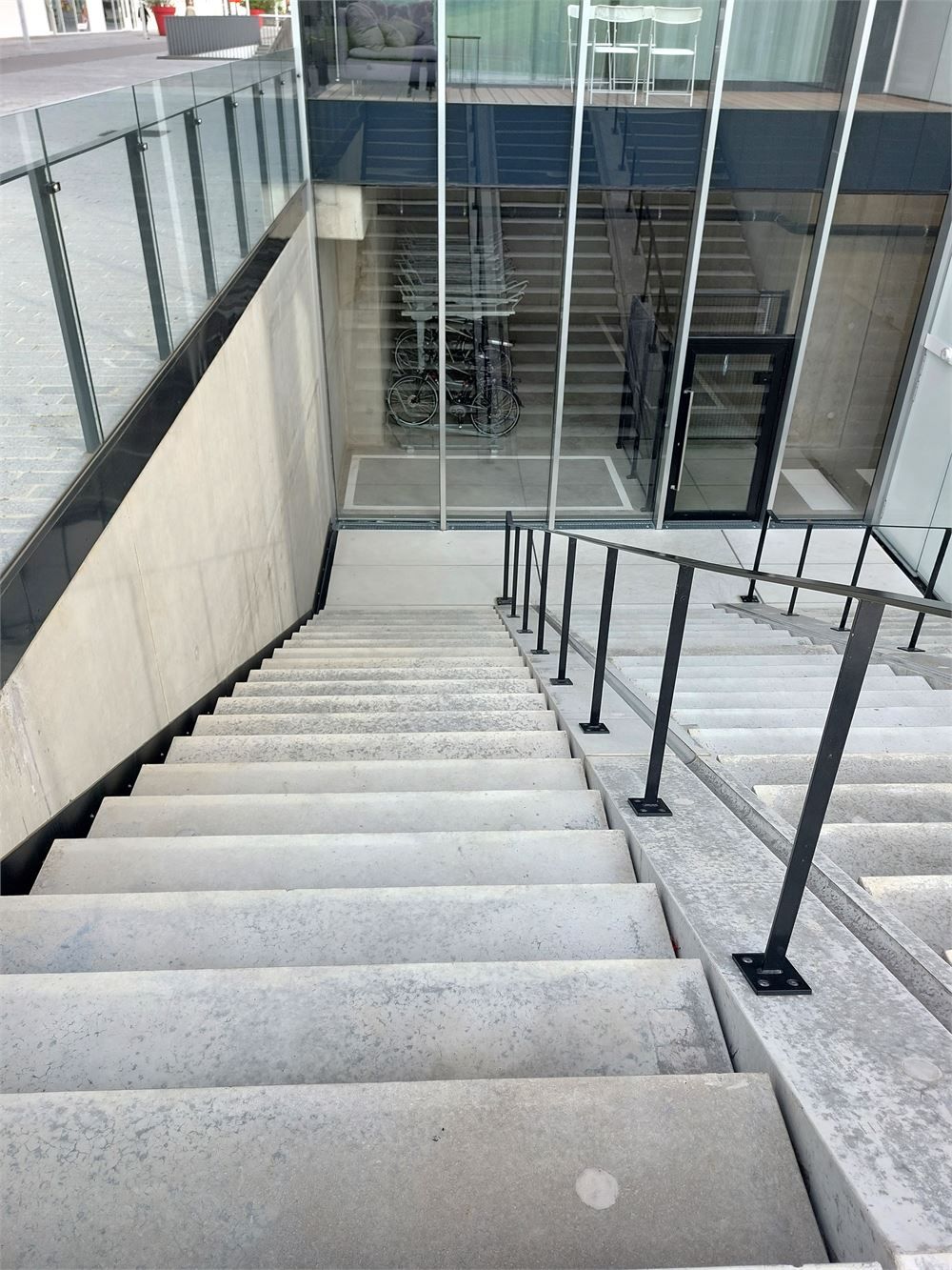 Nieuwbouw luxe appartment met autotaanplaats en fietsenberging foto 41