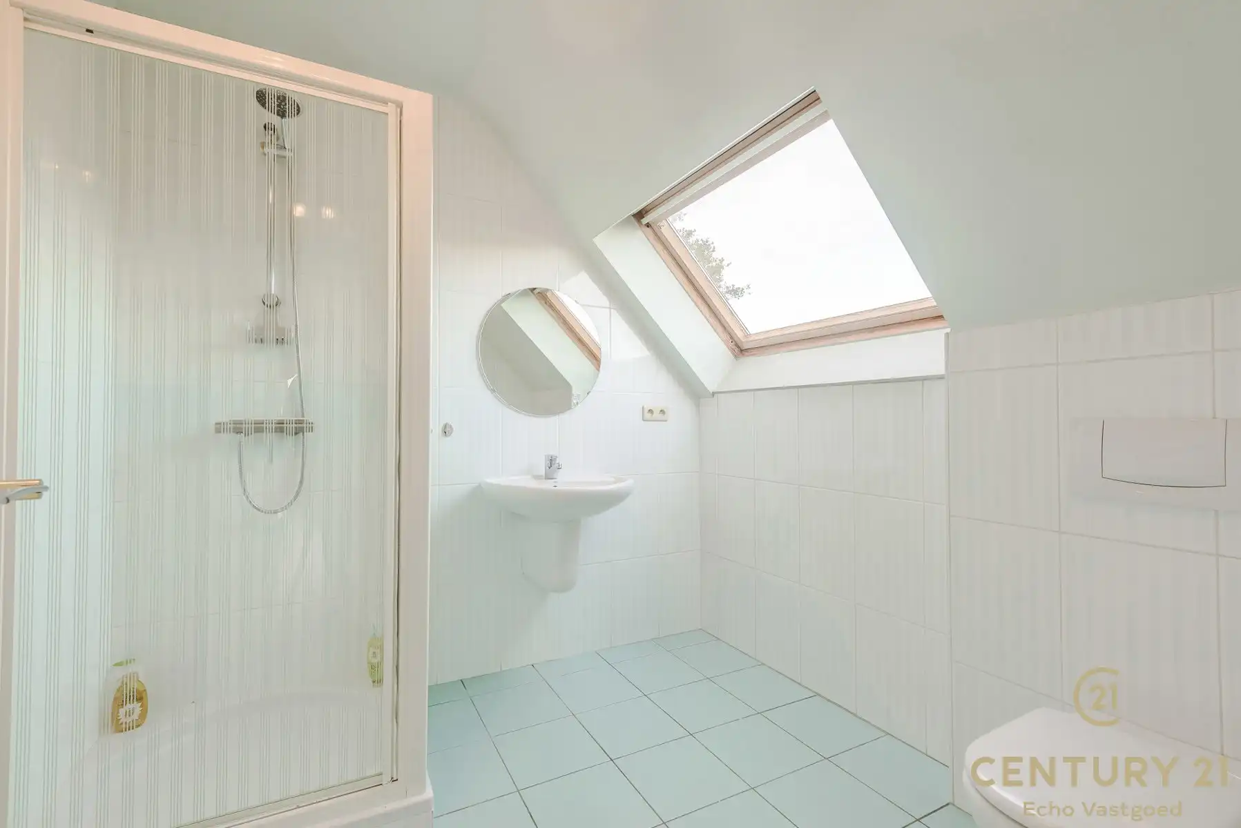 Praktisch gelegen, perfect onderhouden villa met zwembad foto 26