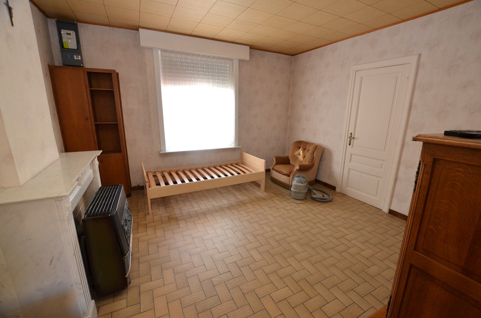 Te renoveren ruim woonhuis  foto 3