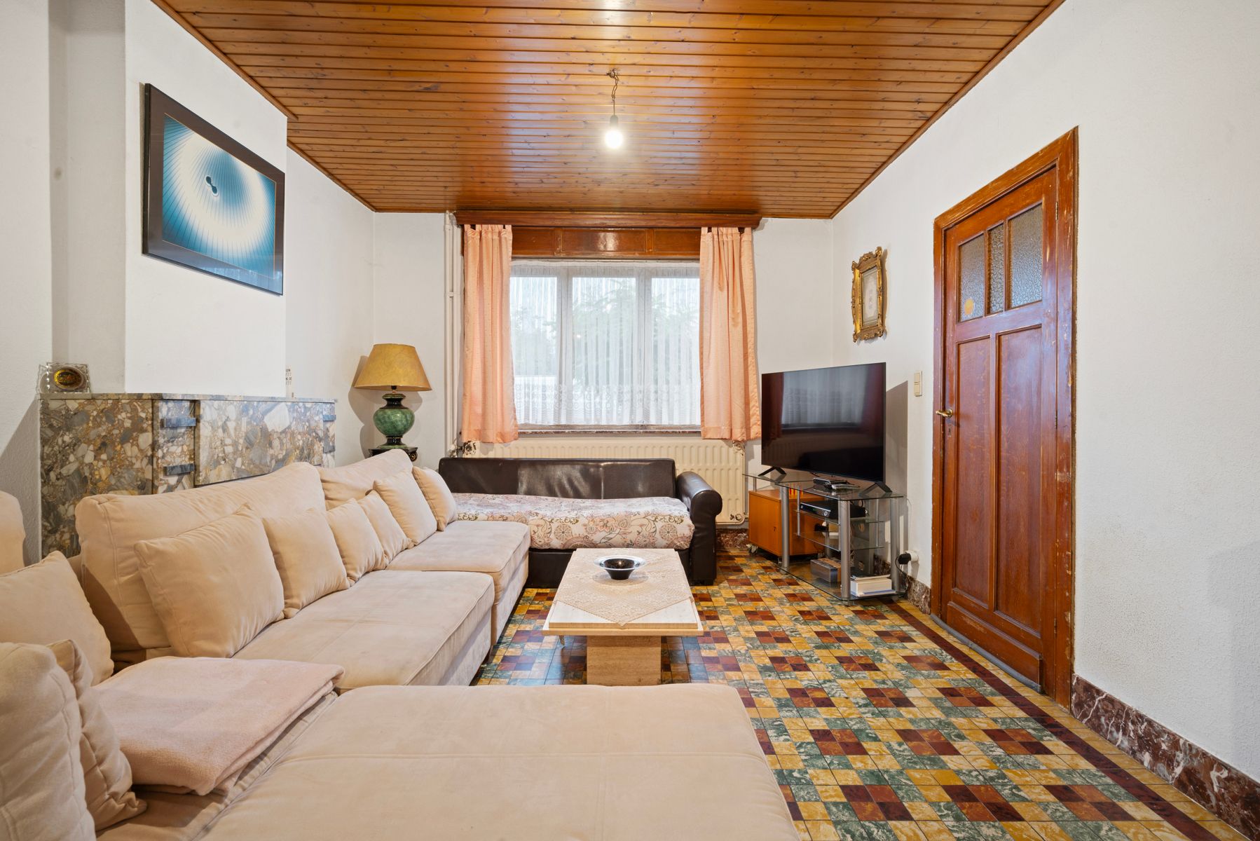 Woning met veel potentieel, drie slaapkamers en tuin foto 4