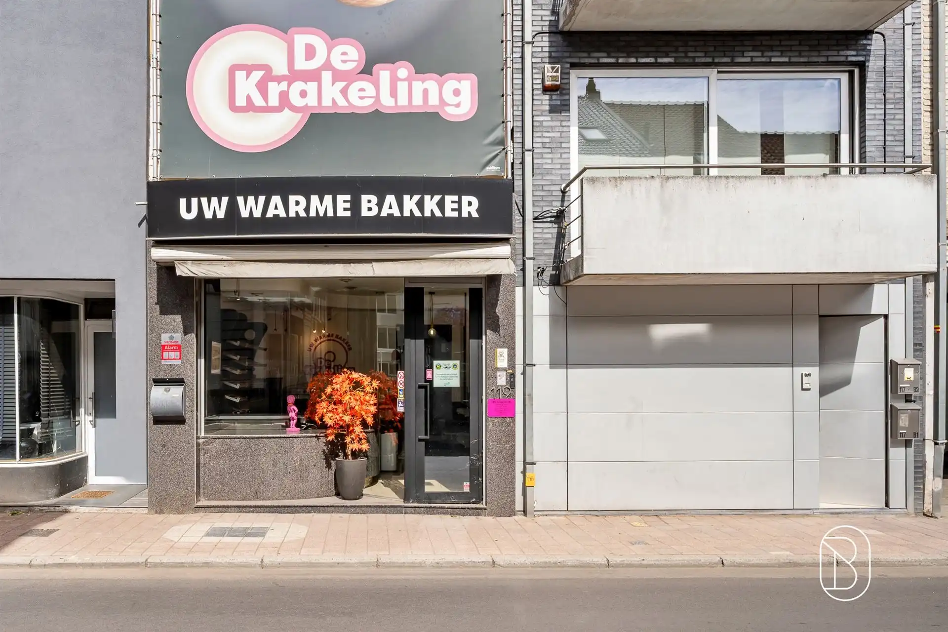 Voormalige bakkerij met woonst, garage, tuin en potentieel foto 3