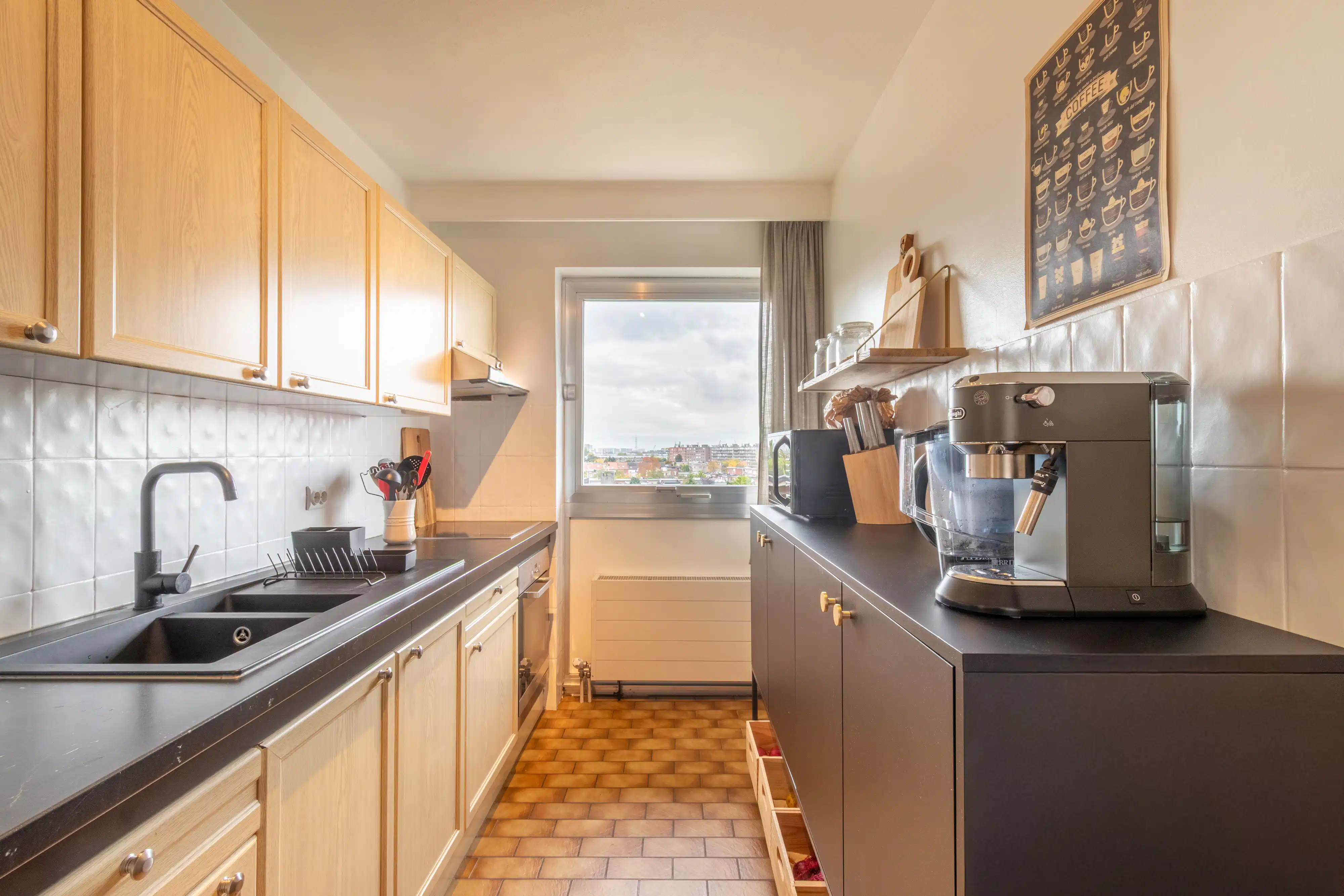 Licht appartement met twee terrassen en autostaanplaats foto 2