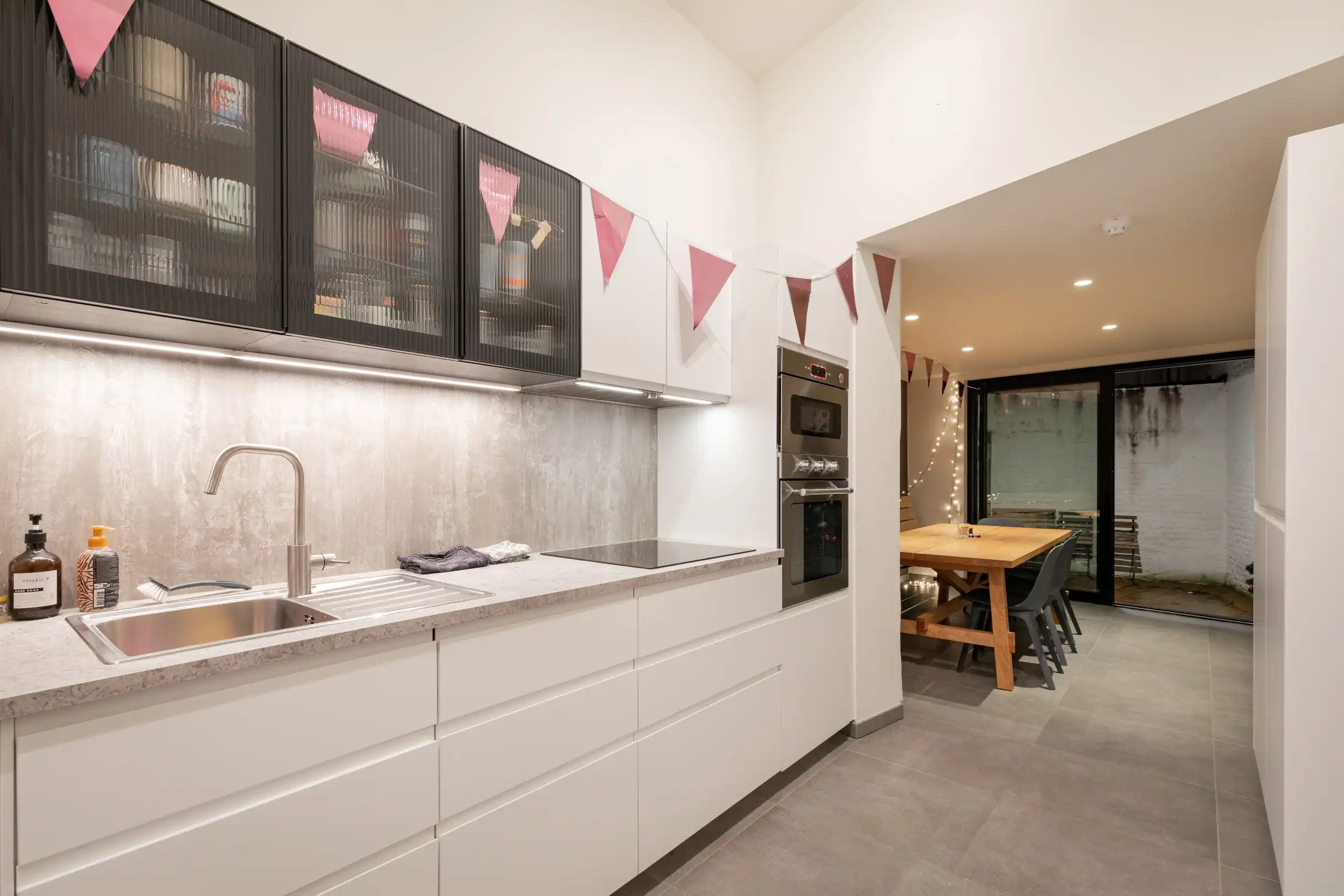 Bemeubelde studentenkamer in hartje Leuven  foto 9