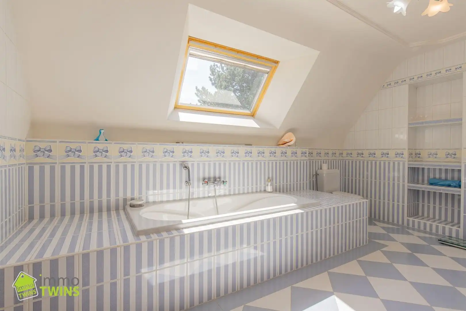 Uitzonderlijk ruime en veelzijdige praktijkwoning / cohousing met tal van mogelijkheden foto 38