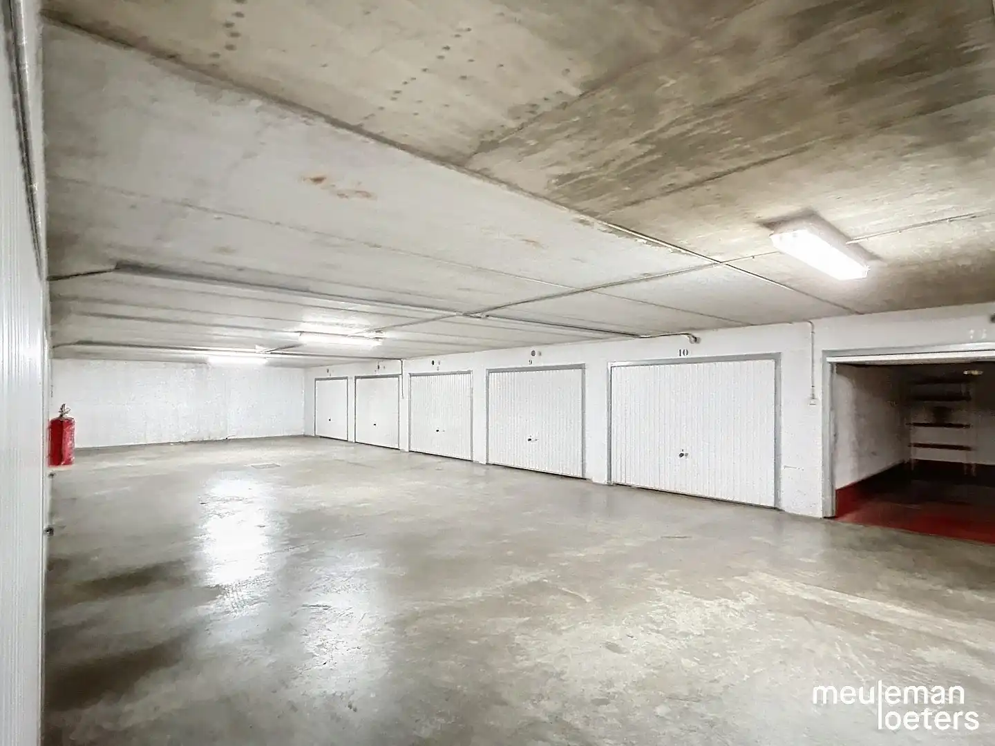 Ruime ondergrondse garagebox foto 3