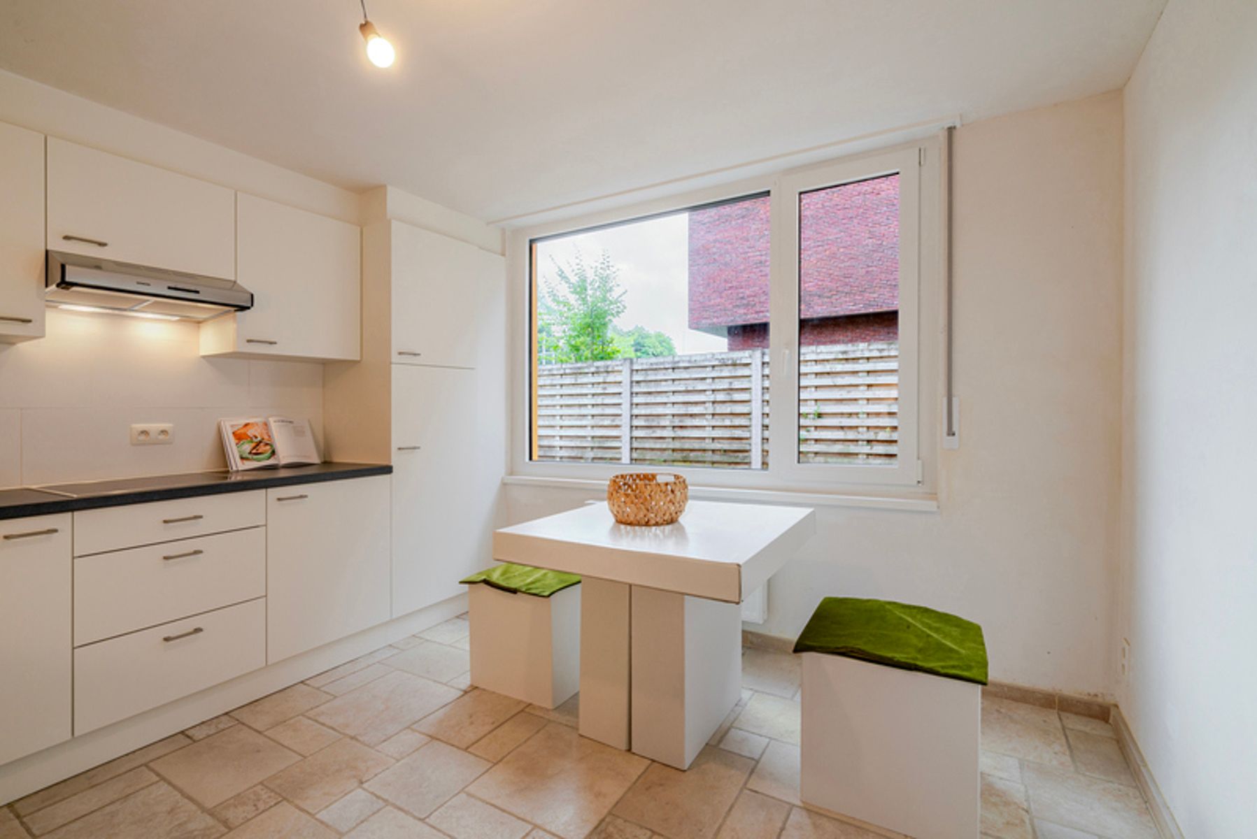 Gerenoveerde gezinswoning met 4 slpk aan station van Beernem foto 10