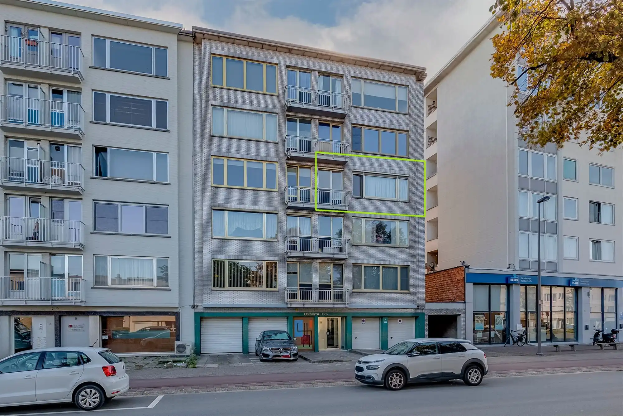 Prachtig appartement met 2 slaapkamers, terras en garagebox! foto {{pictureIndex}}