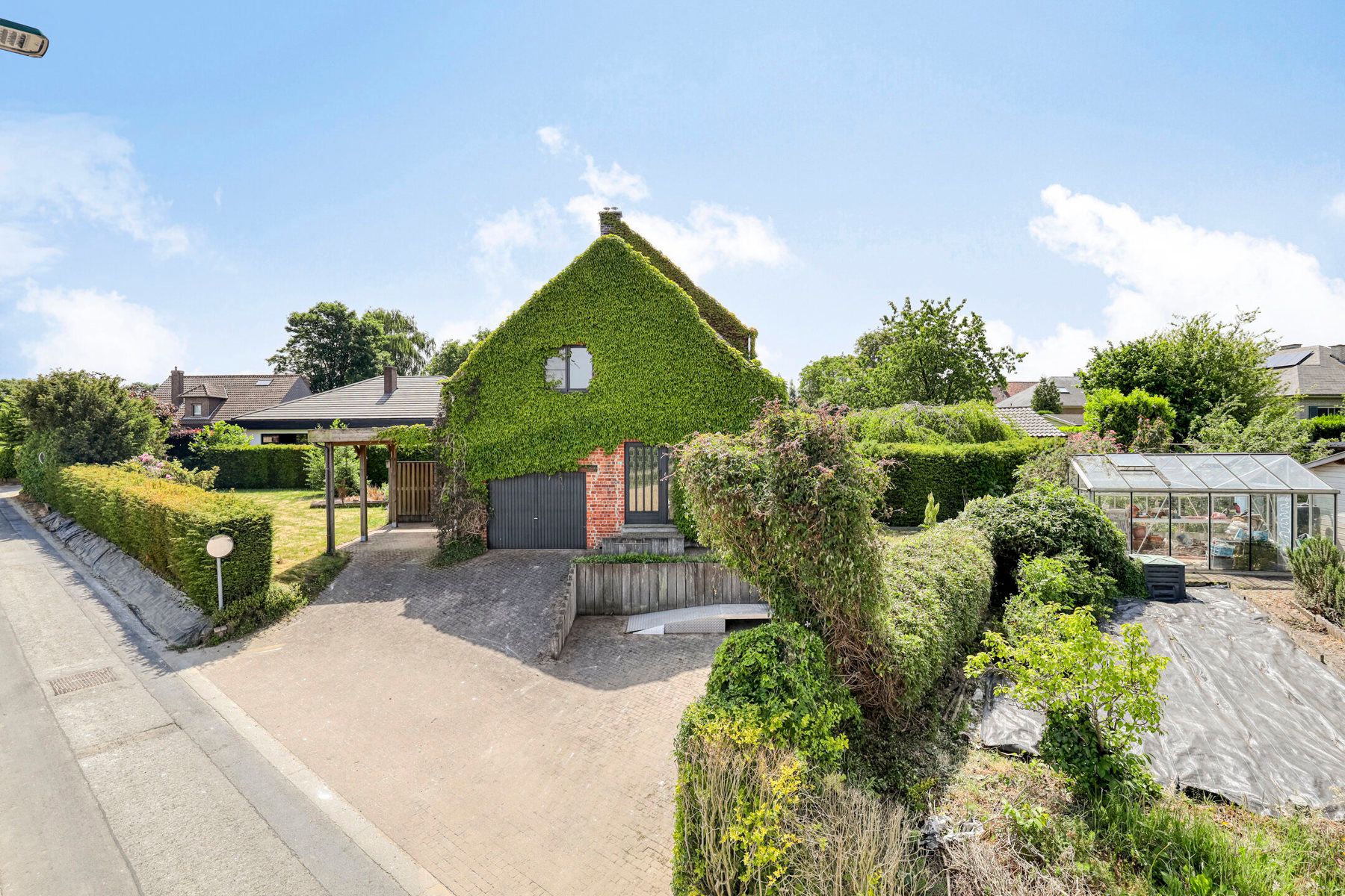 Charmante, deels te renoveren woning in landelijke omgeving foto 9