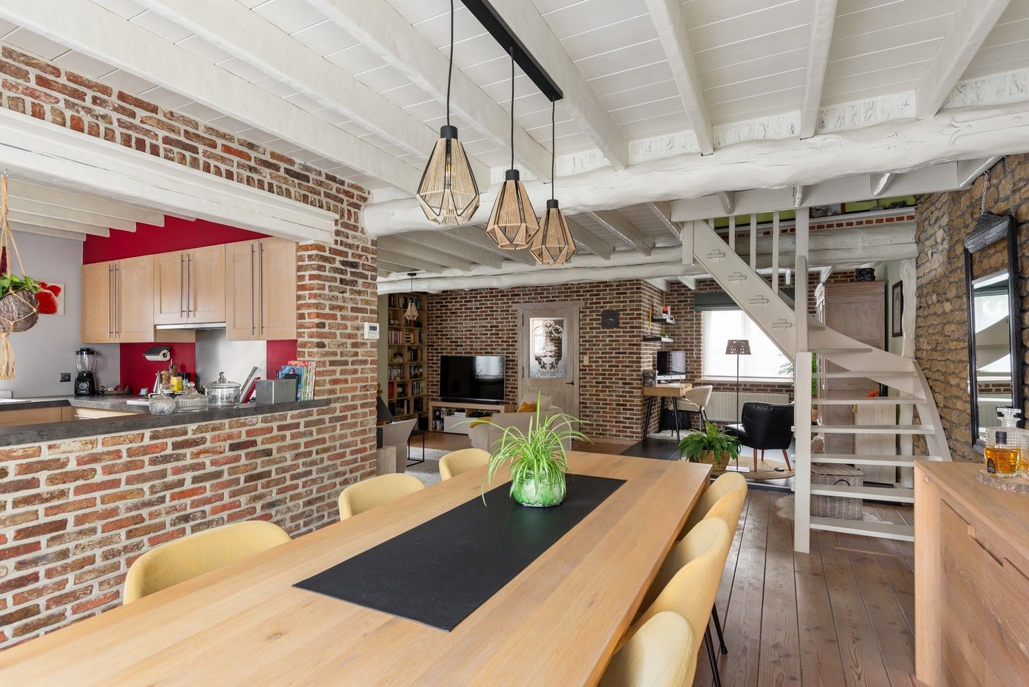 Instapklare woning met 3 slaapkamers en prachtige tuin te Walem foto 13