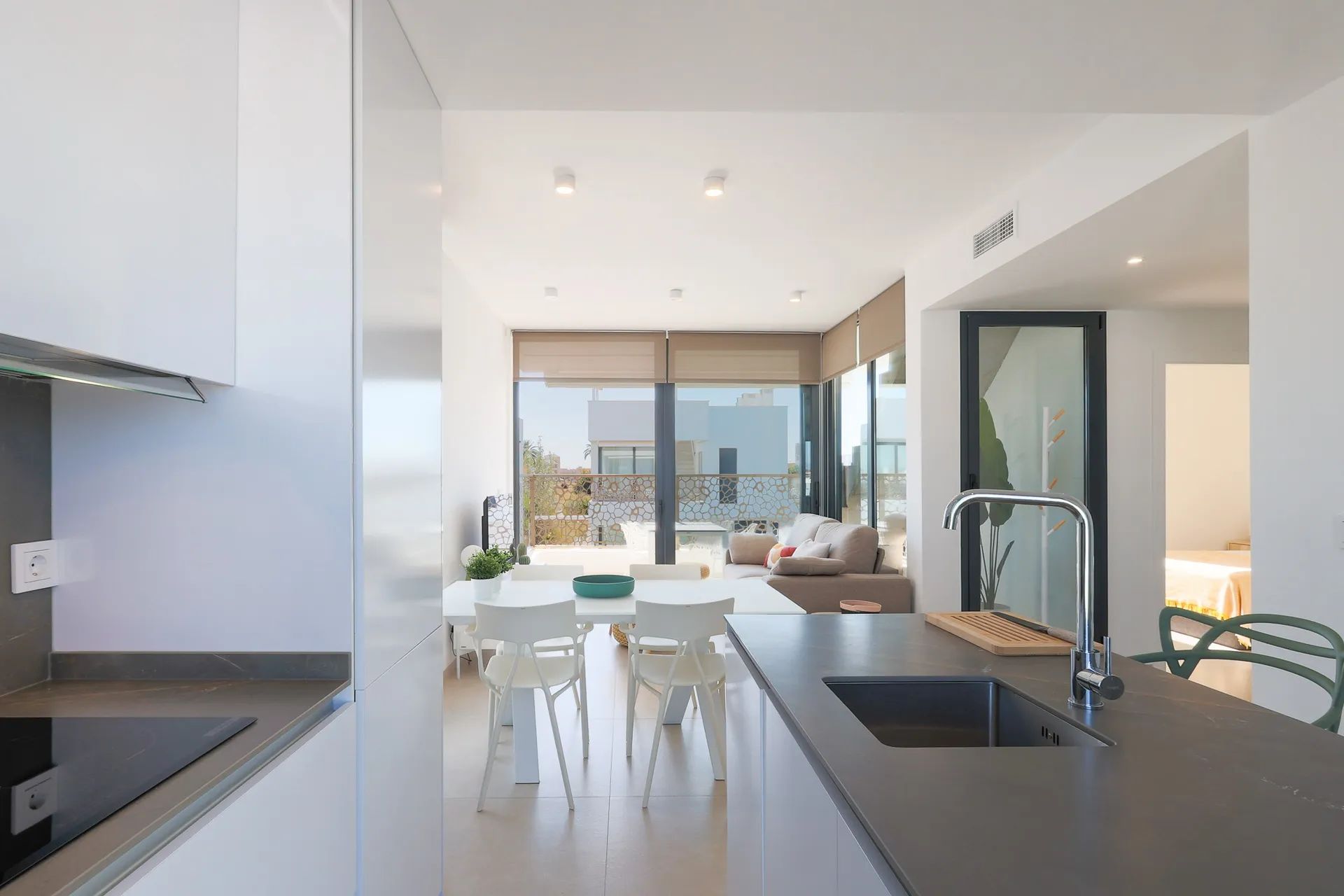 Direct genieten: instapklaar penthouse op toplocatie aan de kust foto 9