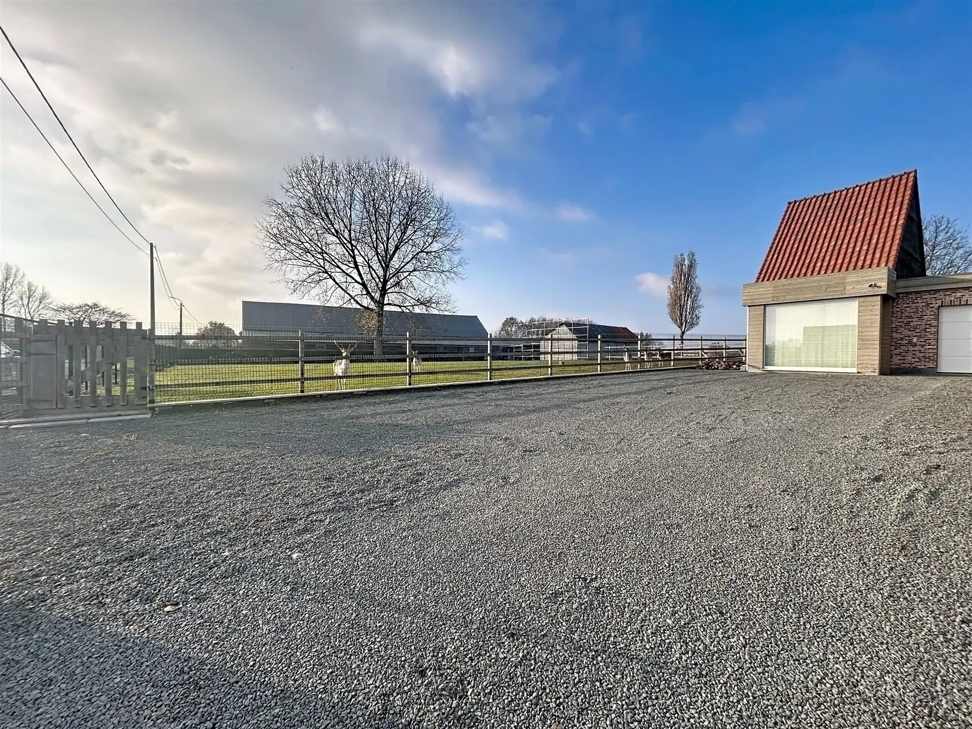 Ruime woning met bijbouw en weide op perceel van 6790 m²  foto 22