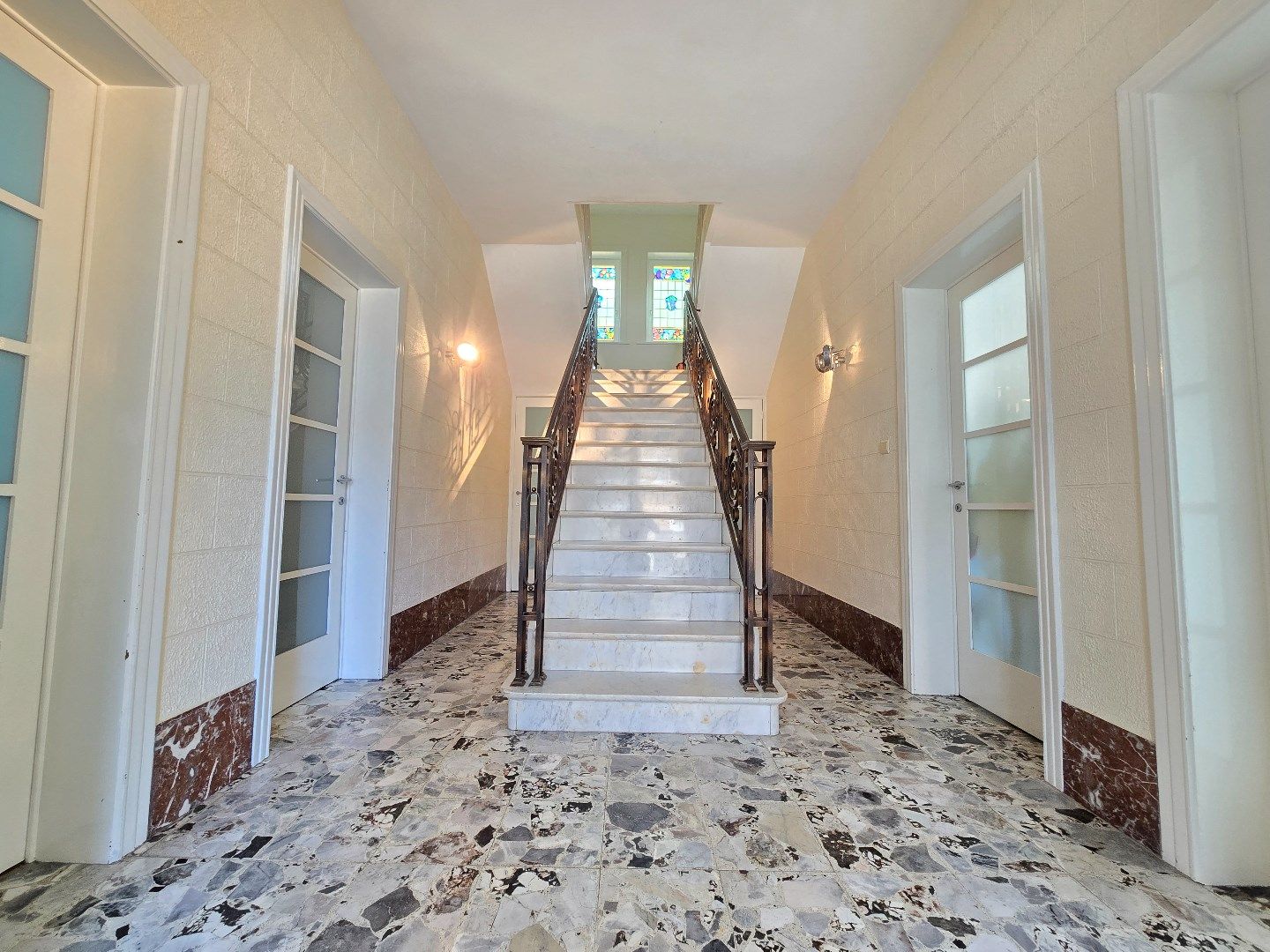 Woning 5 slpk's in de Dumontwijk foto 3