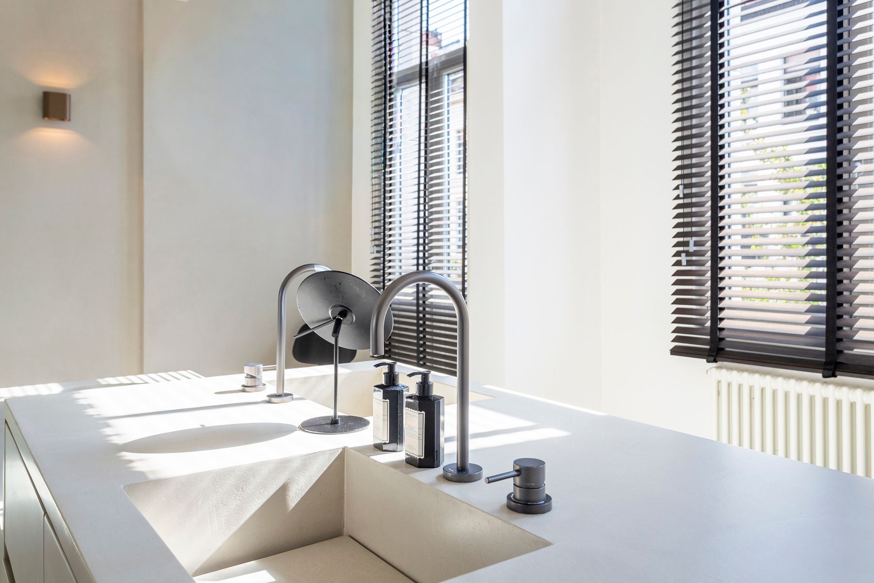 Stijlvolle luxe herenwoning op ’t Zuid met veel buitenruimte foto 11