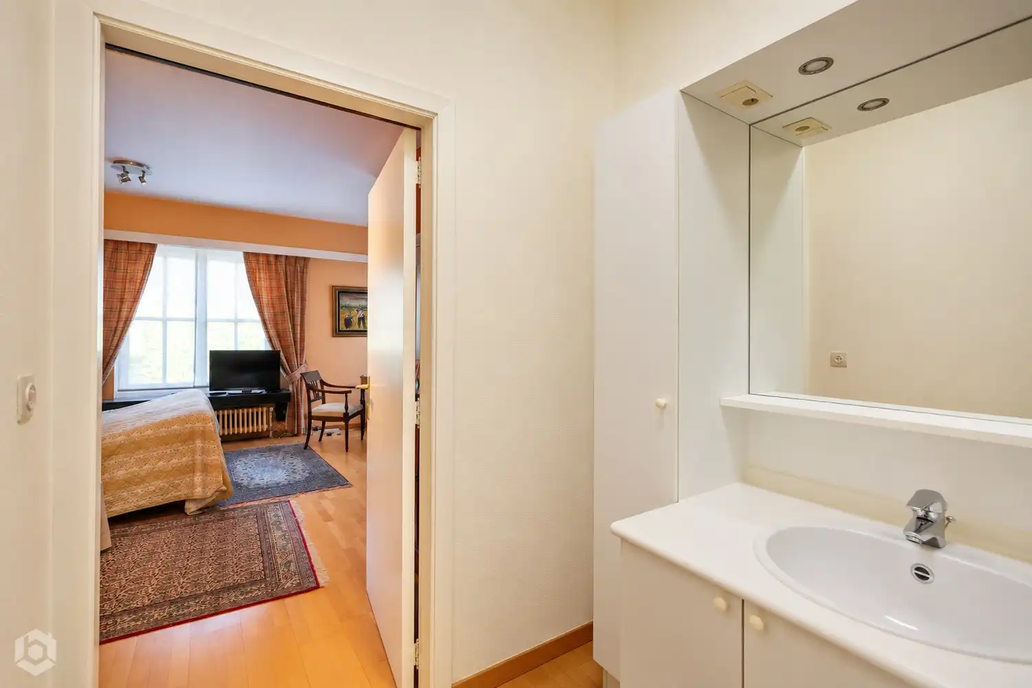 Ruime villa met 5 slpkrs, zwembad en handelsruimte op perceel van 3383m² te Berlaar foto 18