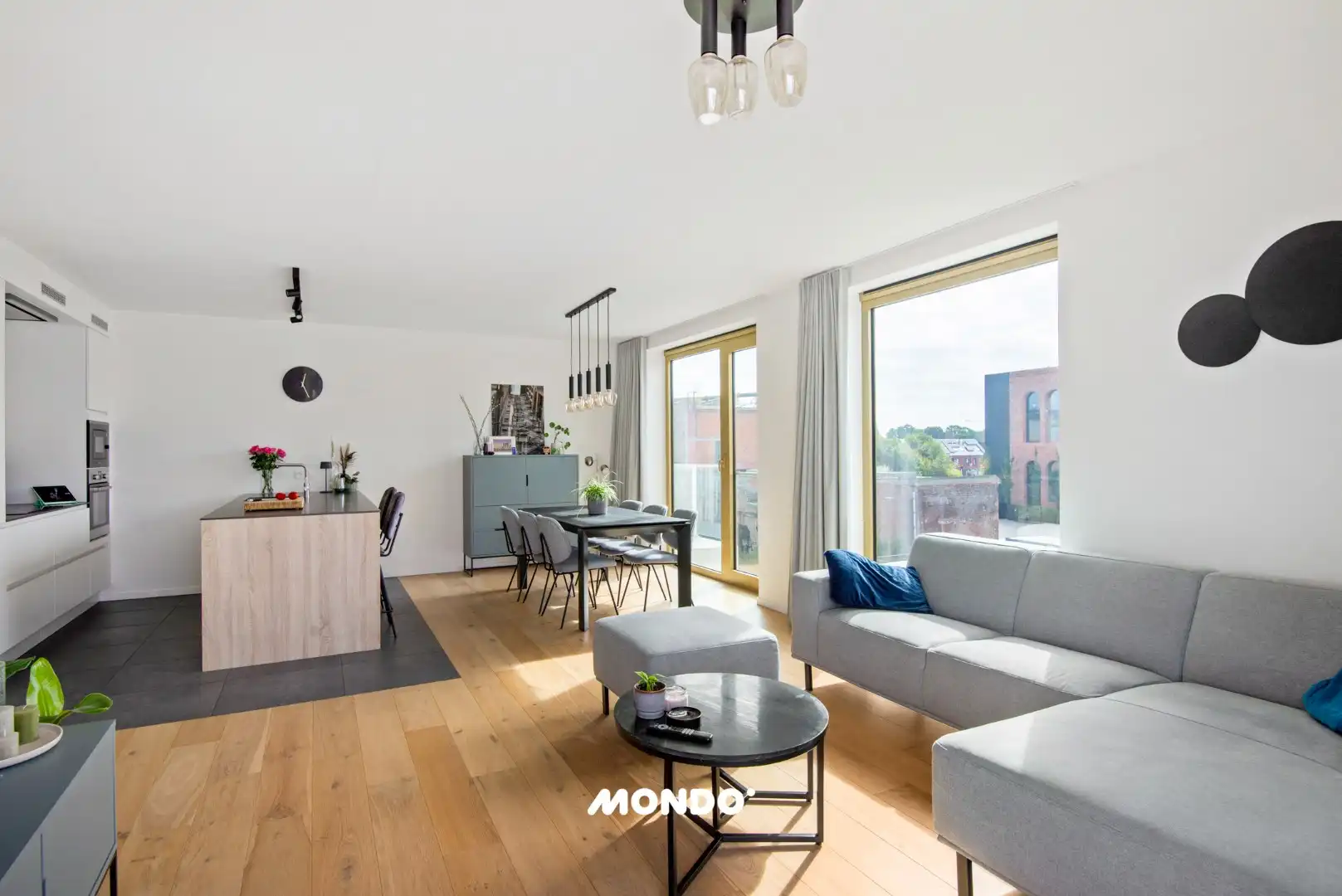 Lichtrijk 2 slaapkamerappartement met ruim terras en open zicht op de vaart foto 7