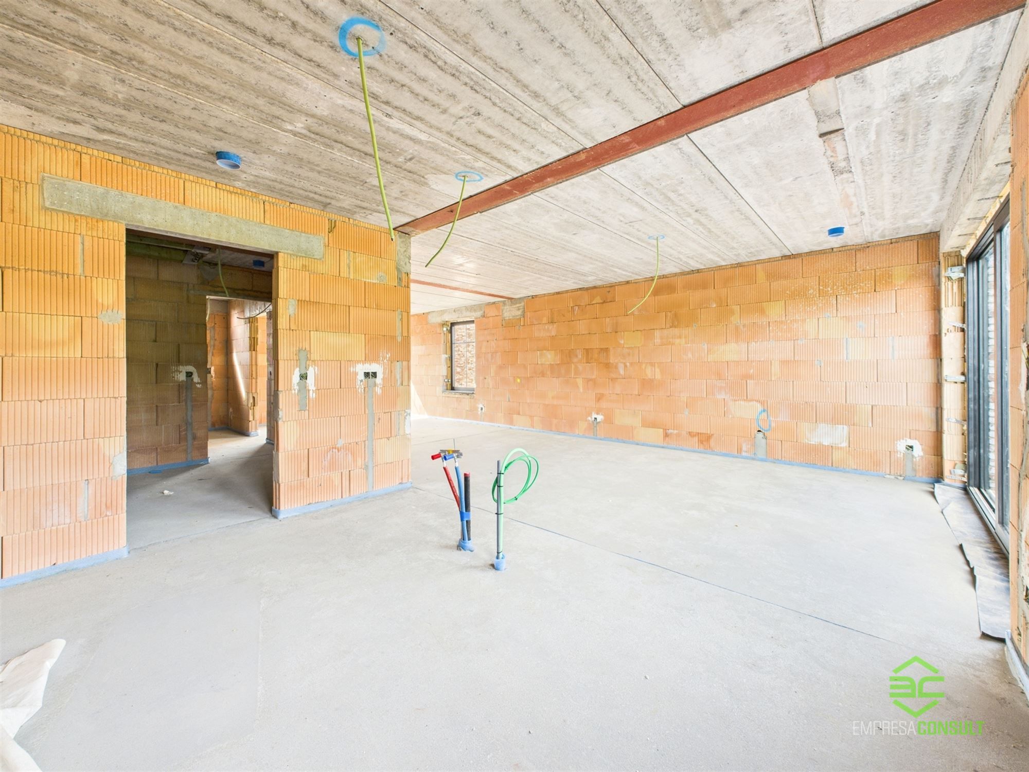 Afgewerkte nieuwbouwwoning met 4 slpk en E-peil 0! foto 6