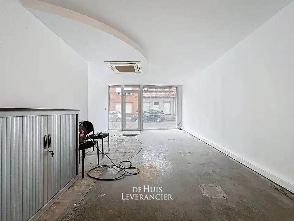 Casco handelsgelijkvloers op toplocatie met garage en tuin foto 2