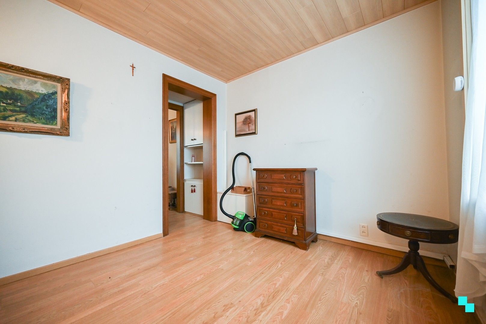 Te renoveren ééngezinswoning met vier slaapkamers en stockagemogelijkheden te Izegem foto 7