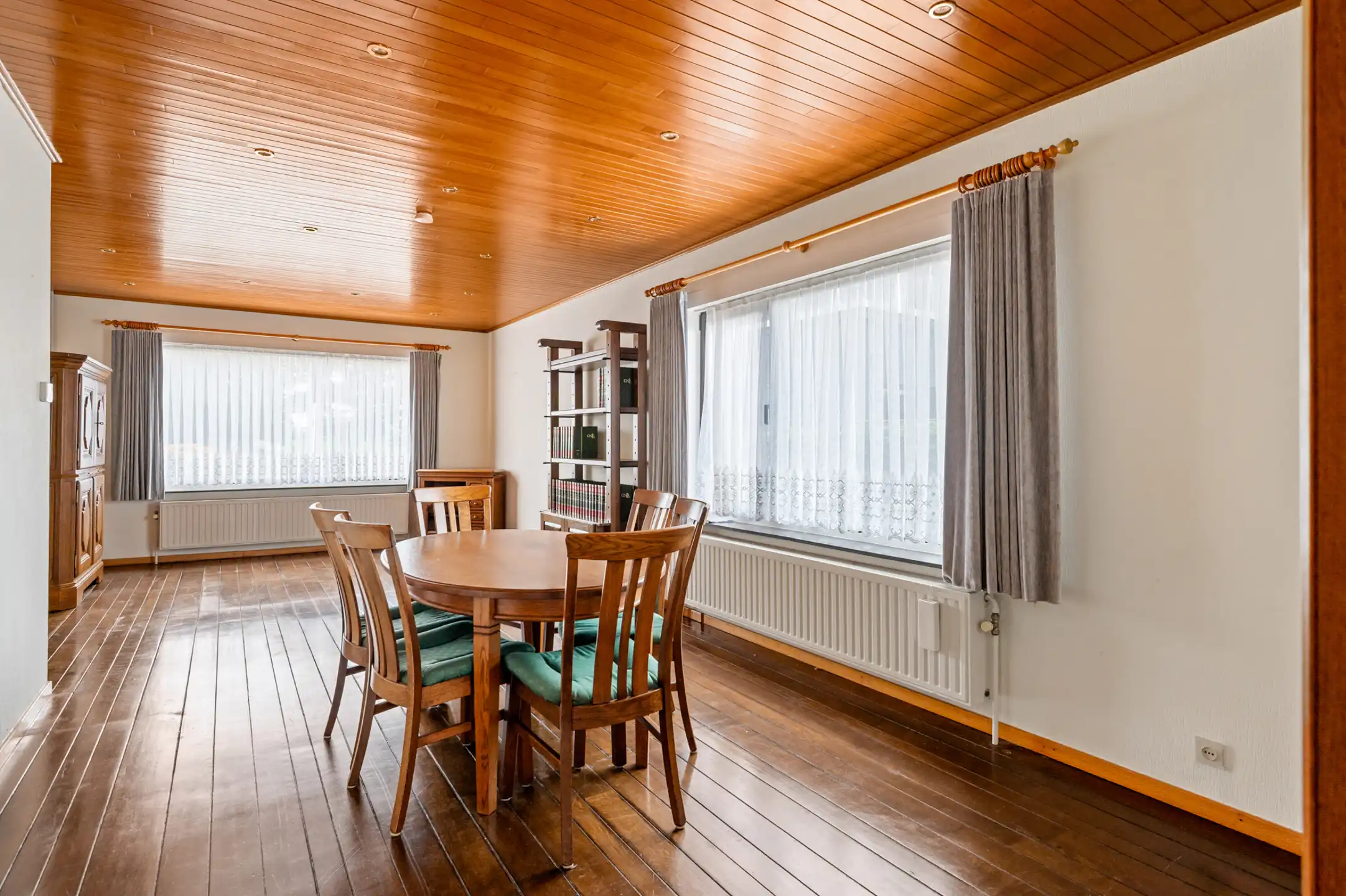 Charmante woning met grote tuin foto 8