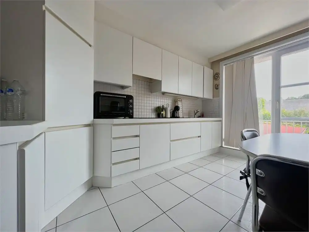 Ruim en lichtrijk app. met 2 slpks in hartje Torhout foto 5