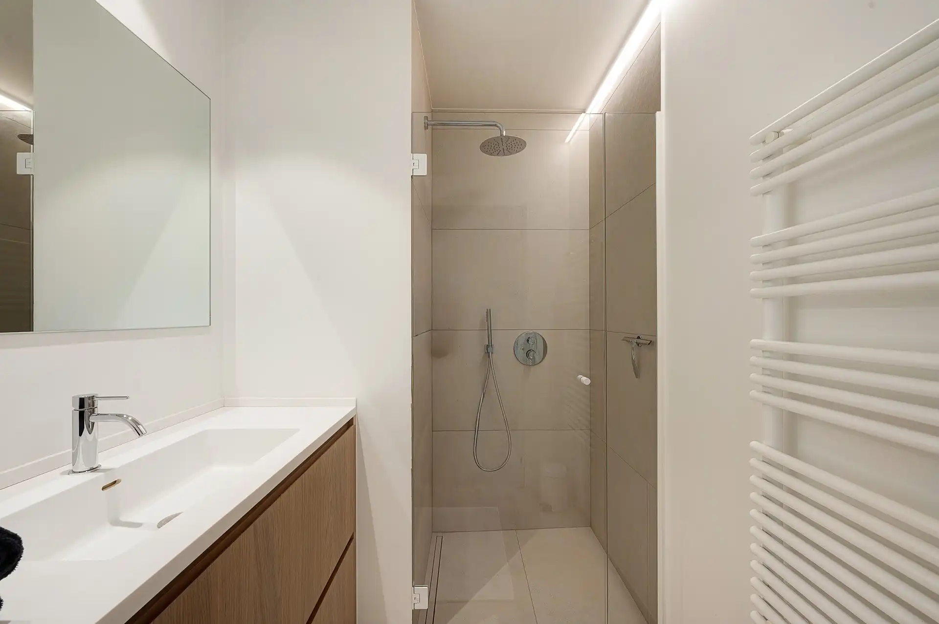 Exclusief gerenoveerd hoekappartement met 3 slaapkamers en riant zonneterras van 40 m² foto 26