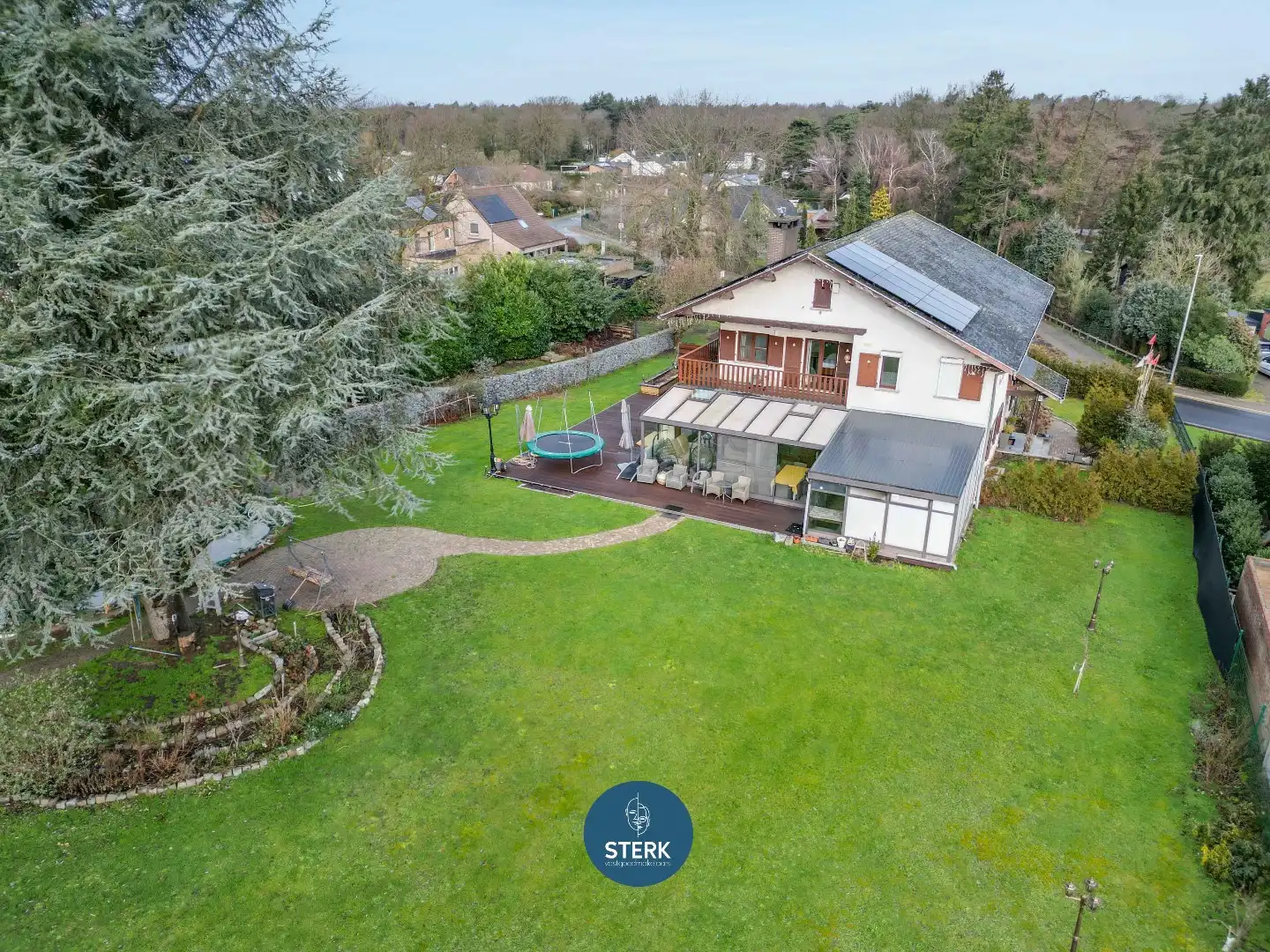 UITZONDERLIJKE WONING MET VEEL POTENTIEEL OP EEN PERCEEL VAN CIRCA 30 ARE ! foto 3