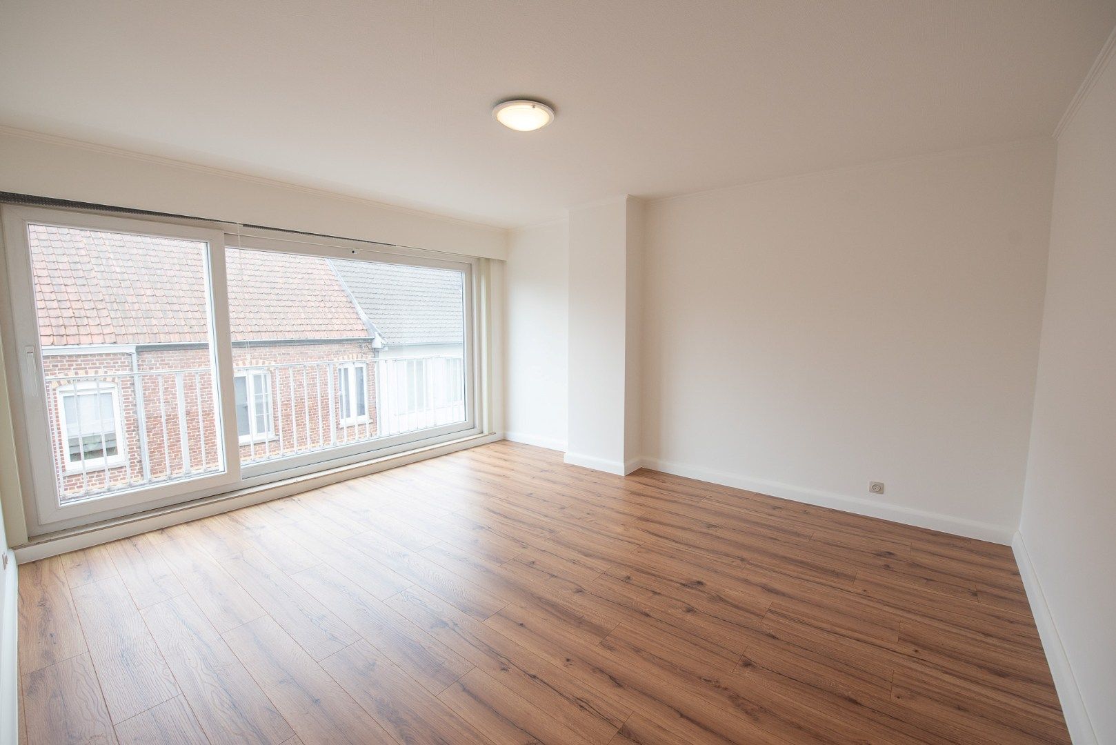 Handelspand (woonst, winkel en opslagplaats) te huur  in het centrum te Waregem!  foto 20