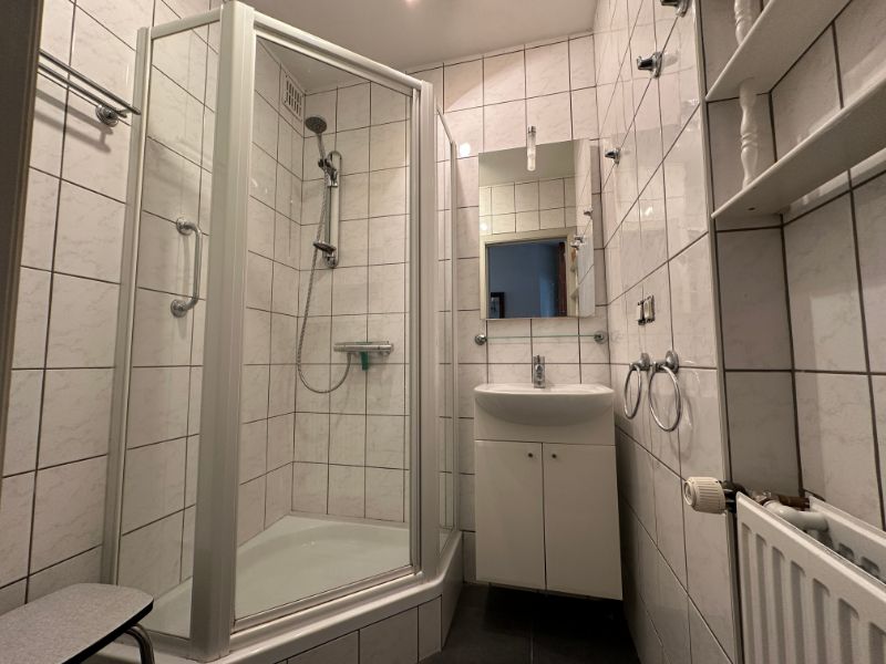 Gemeubeld 2-slaapkamerappartement op wandelafstand van het strand! foto 12