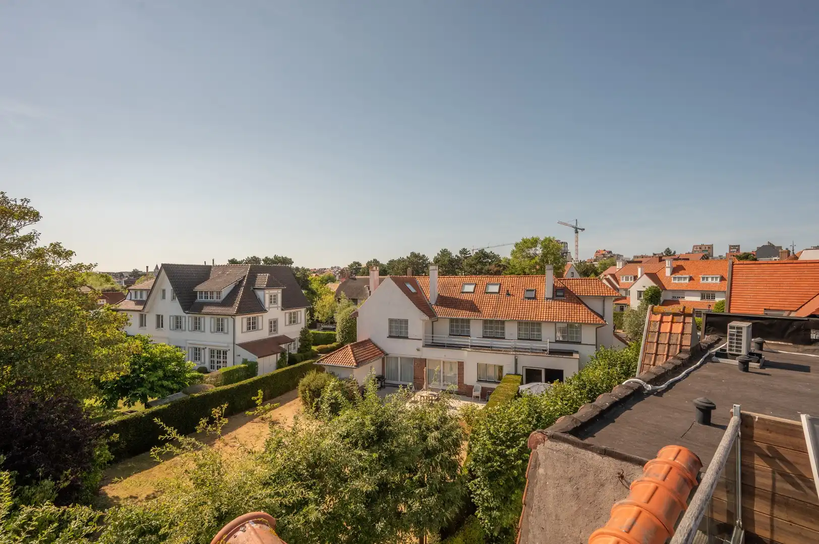 Charmante woning vlakbij het Dominicanenkerkje in het hart van Het Zoute. foto 7