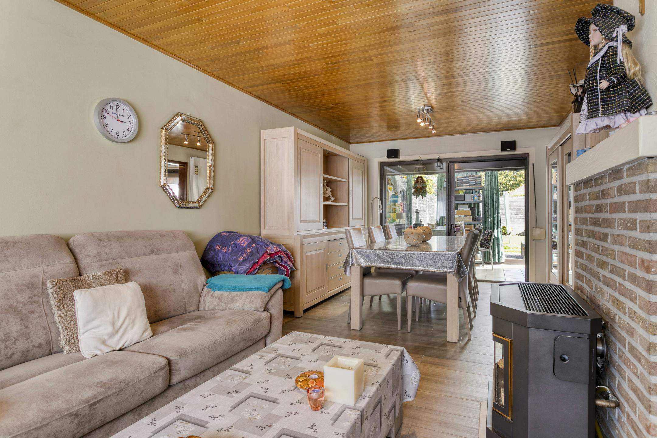 Instapklaar huis te koop op rustige ligging in Waregem foto 3