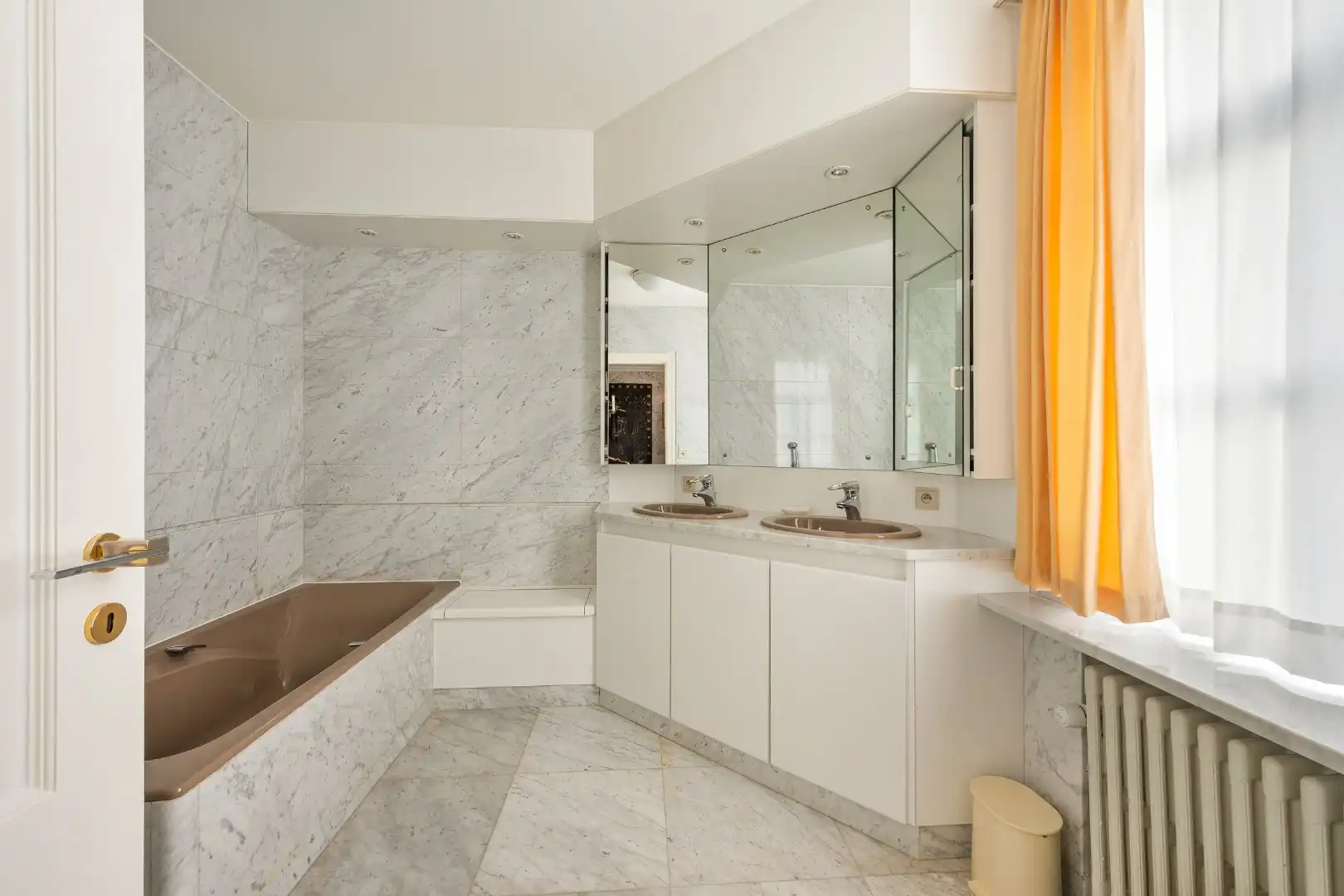 Unieke eigendom met 2 schuren, kapschuur, paardenstal en verzichten foto 44