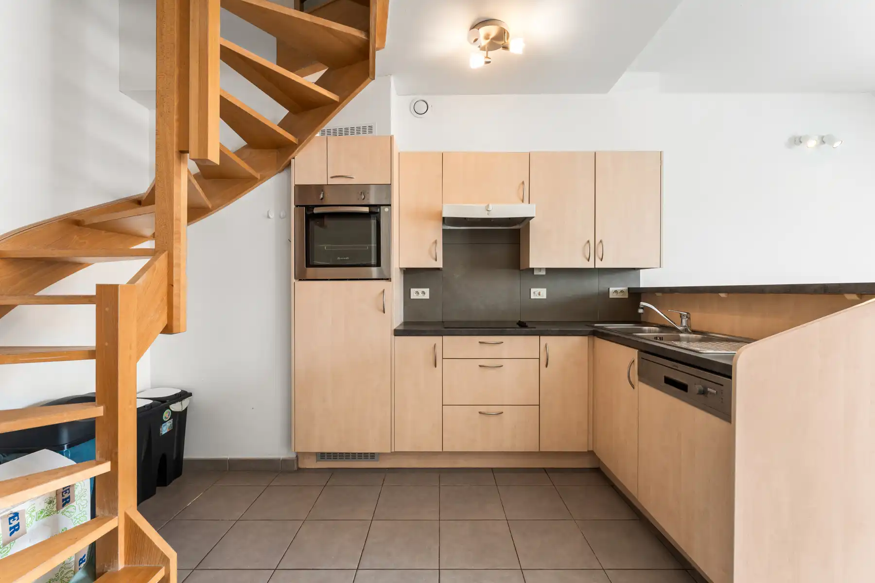 Stijlvol en verzorgd duplex appartement met moderne afwerking foto 7