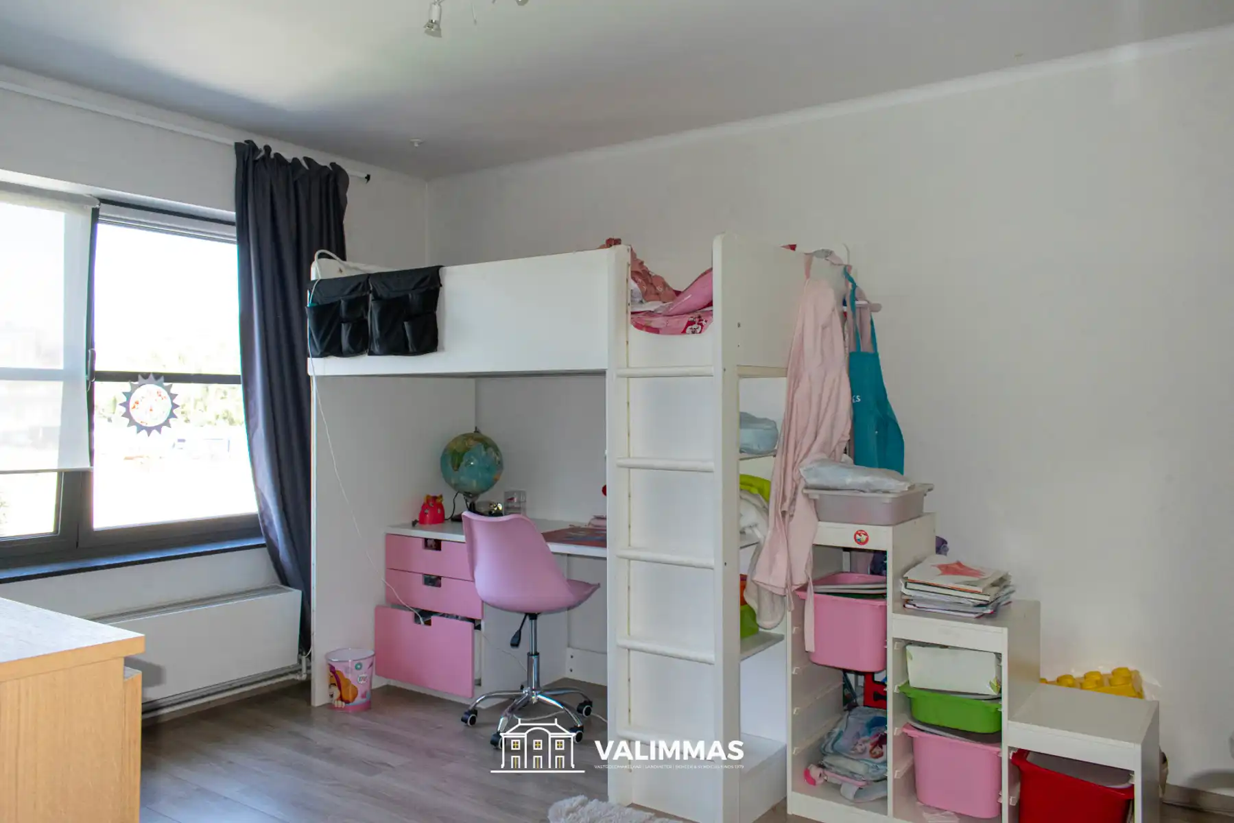 Welgelegen en instapklare woning met gezellige tuin & garage foto 13