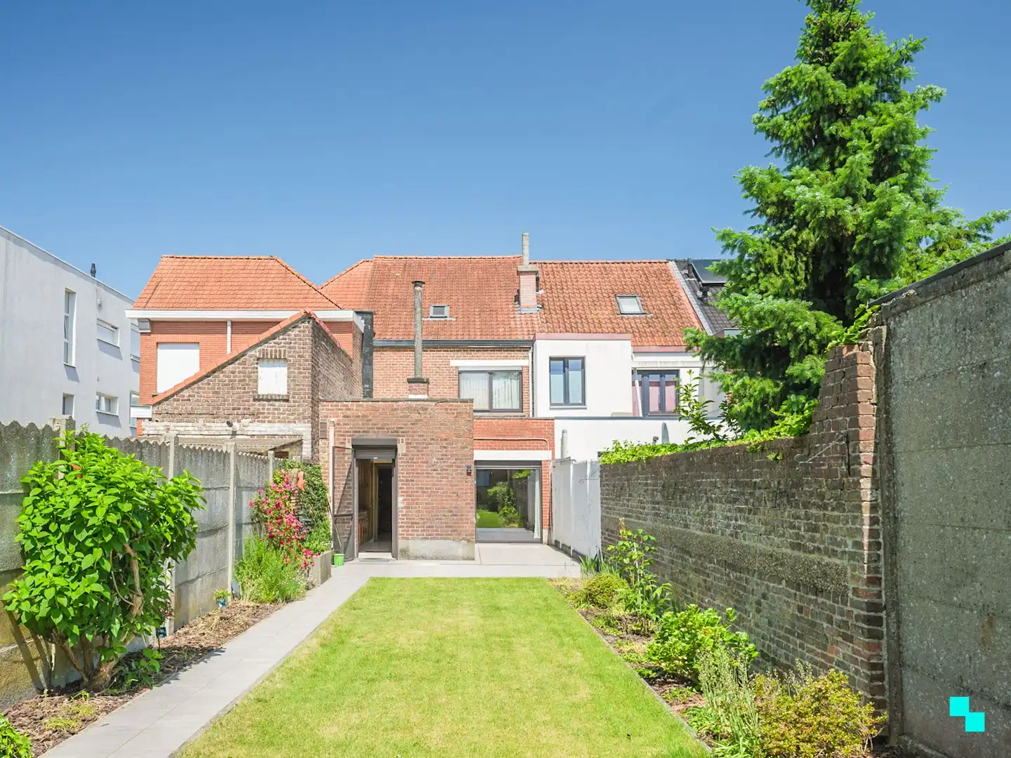 Strategisch gelegen woning met zonnige tuin en werkhuis foto 28