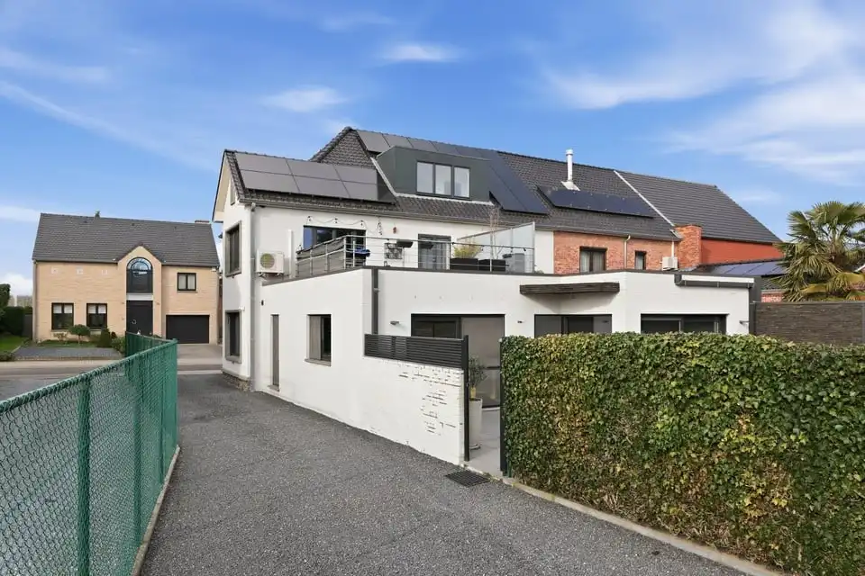 KNAP APPARTEMENT MET 3 SLKS EN EEN RUIM TERRAS IN BILZEN-HOESELT foto 30