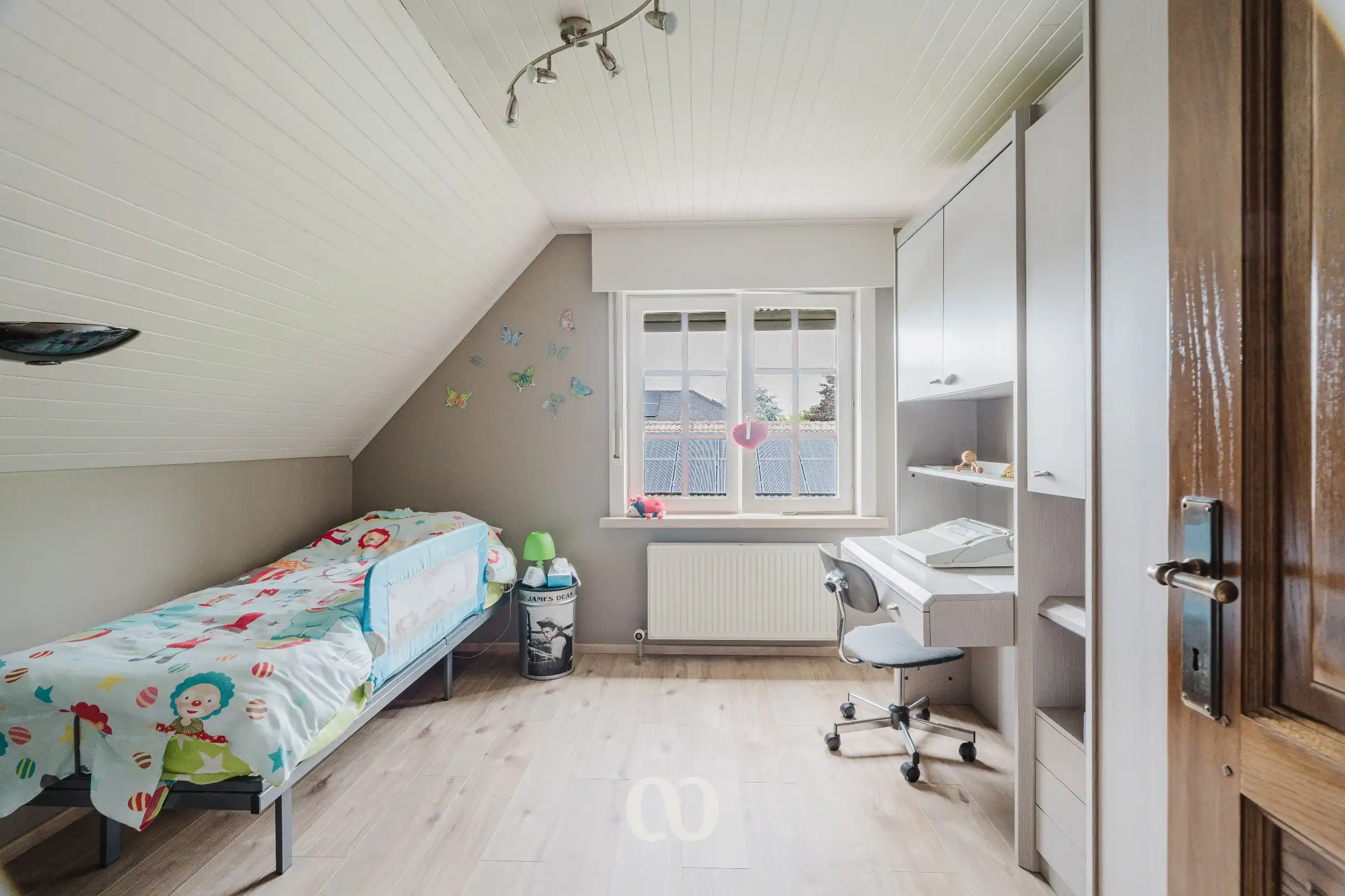 Prachtig onderhouden gezinswoning met 4 slaapkamers foto 11